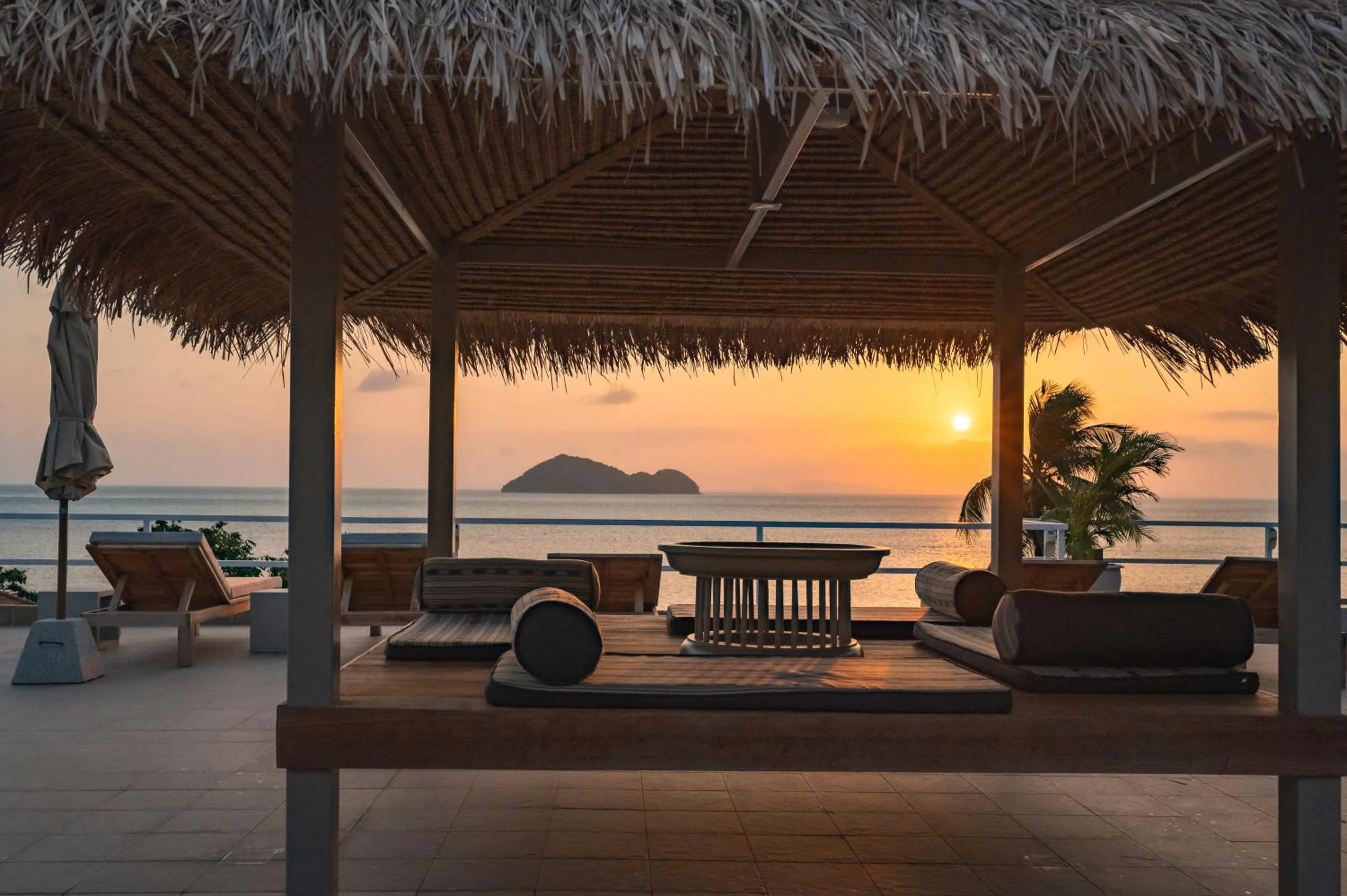 Property building in Baan Jai Dee Beach Front Hotel