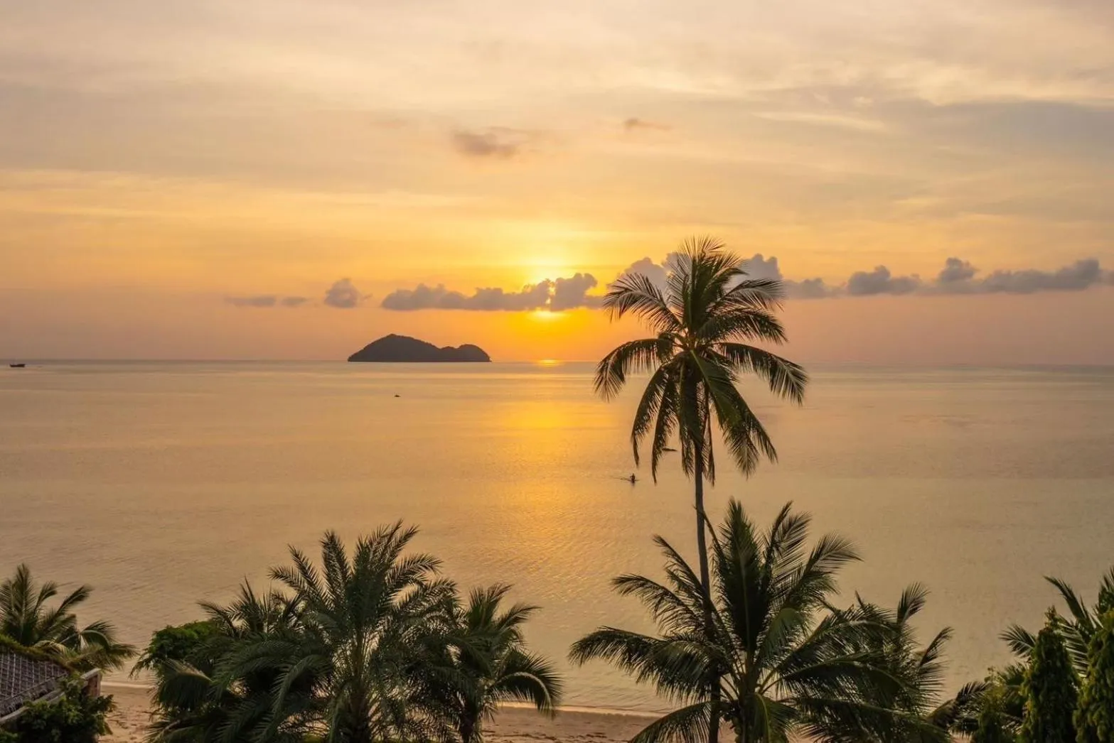 Property building in Baan Jai Dee Beach Front Hotel