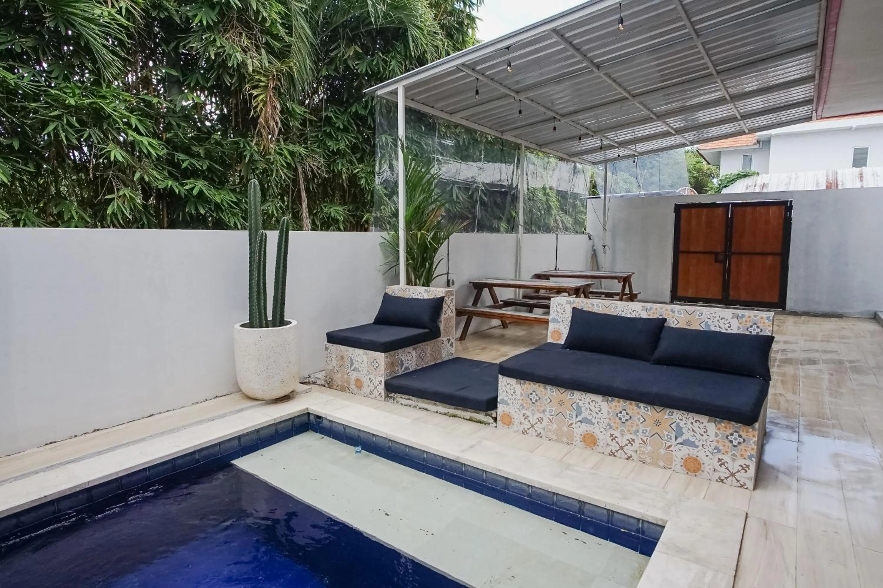 Seating area in Margarita Surf Hostel Canggu