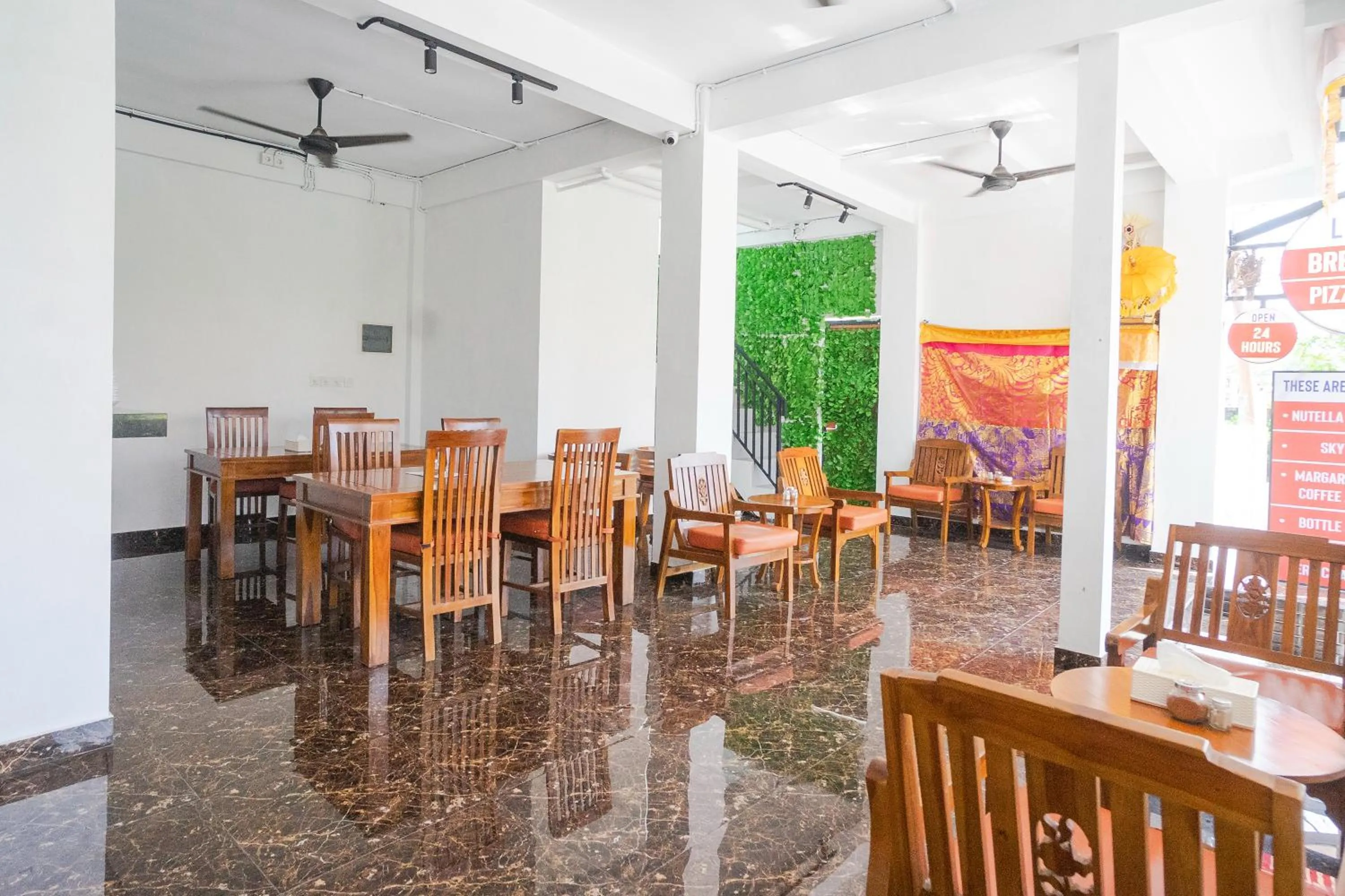 Restaurant/places to eat in Margarita Surf Hostel Canggu