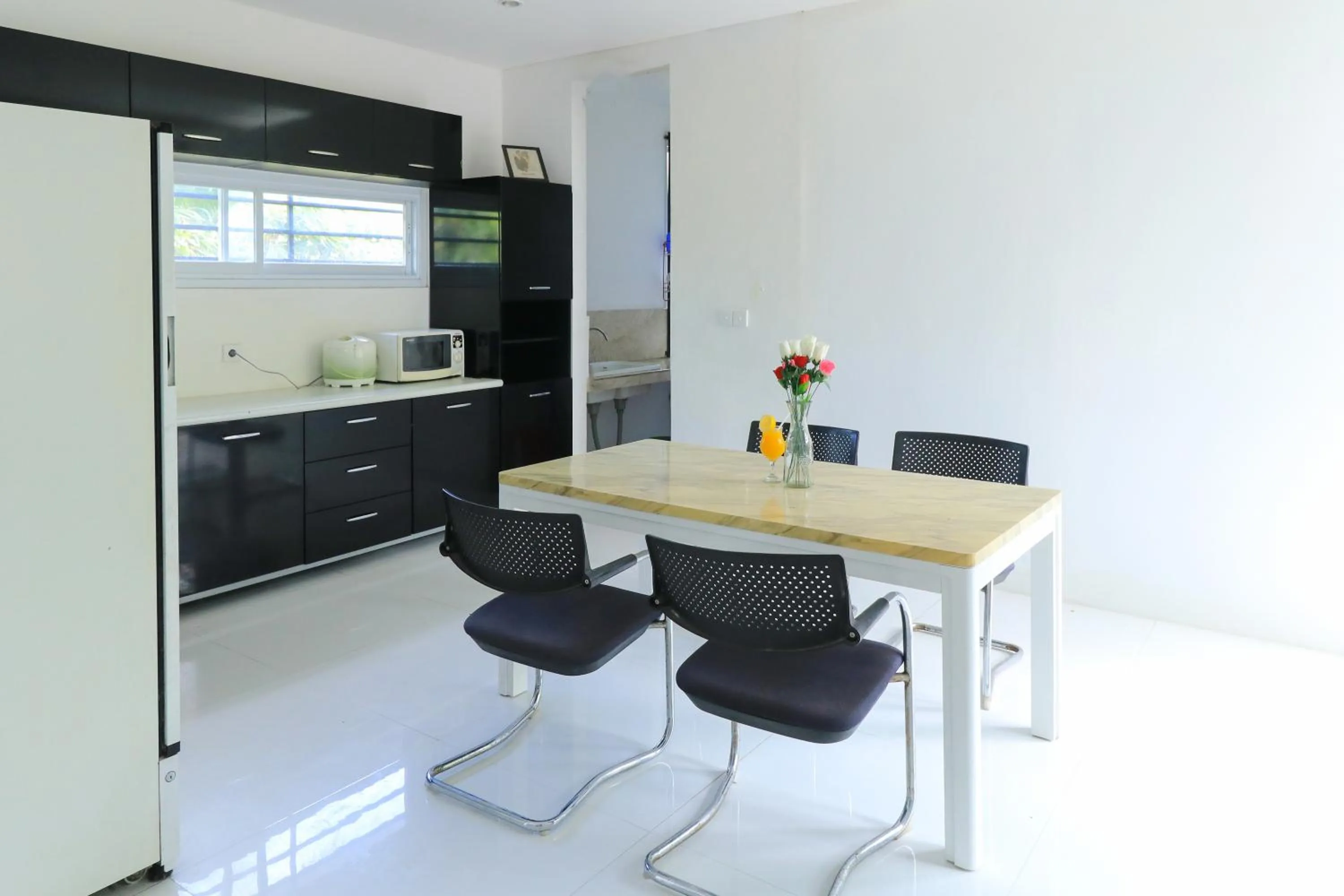 Kitchen or kitchenette in Margarita Surf Hostel Canggu