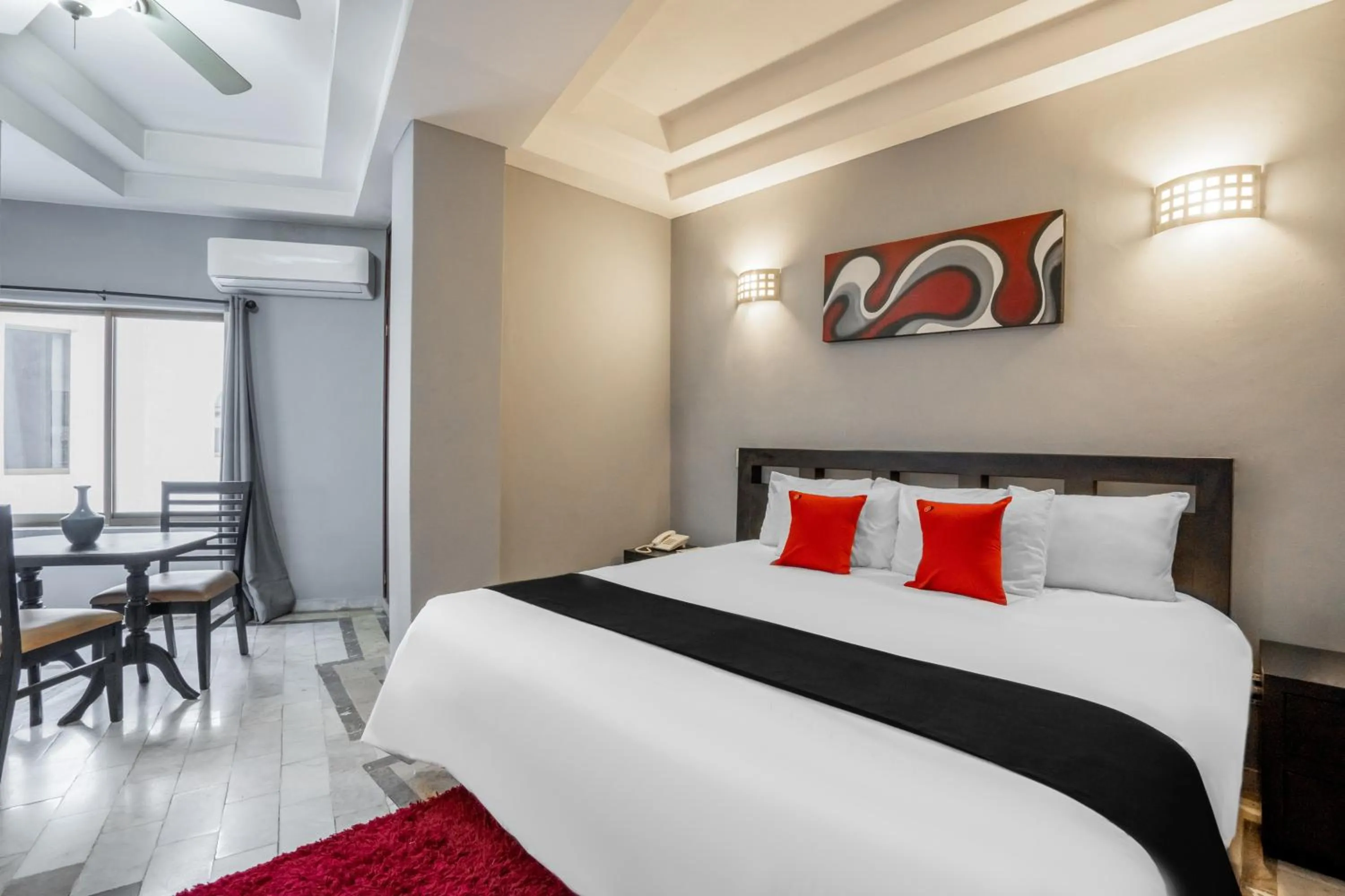 Photo of the whole room, Bed in Guadalajara Express Tonala