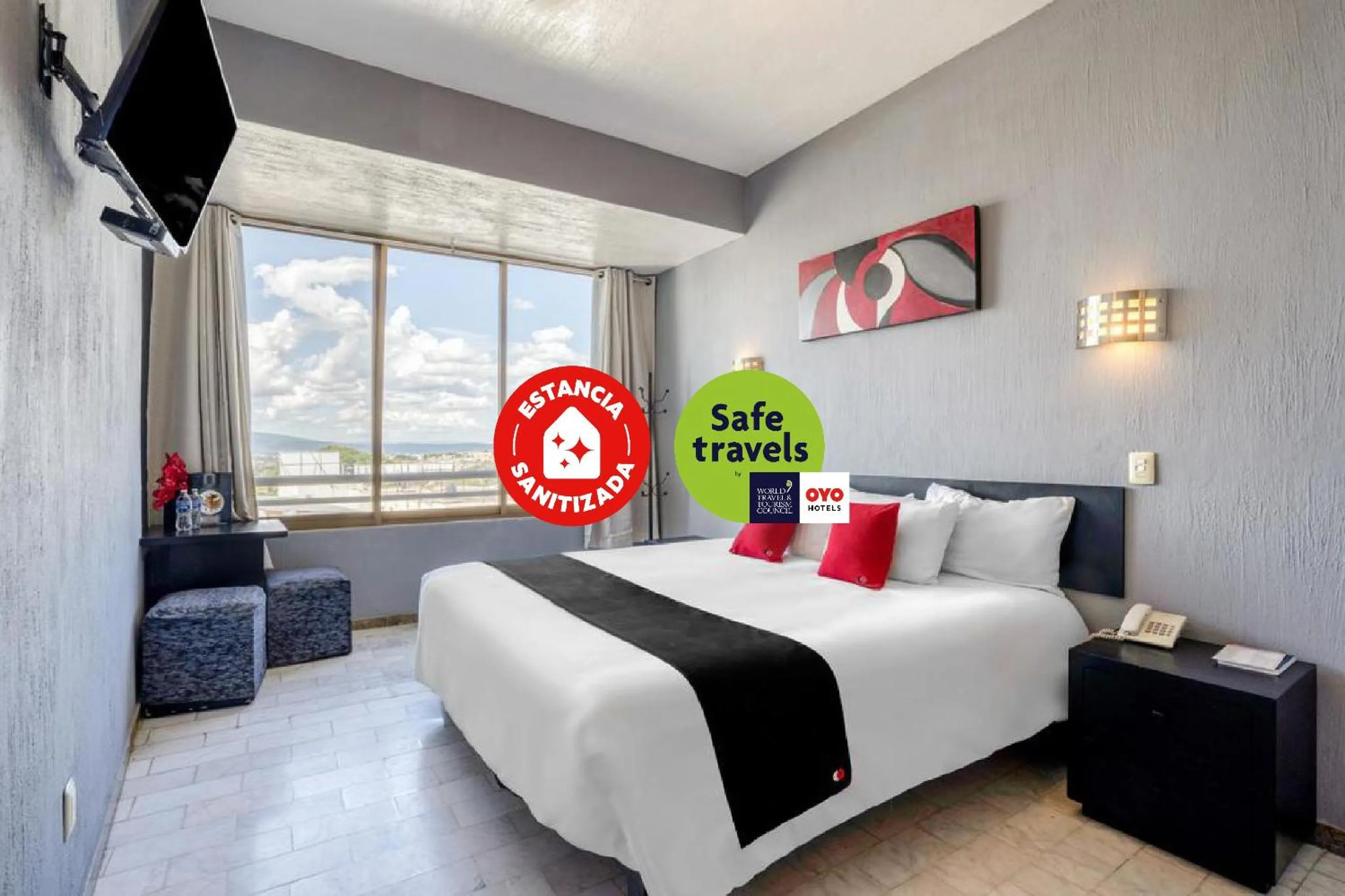 Photo of the whole room, Bed in Guadalajara Express Tonala