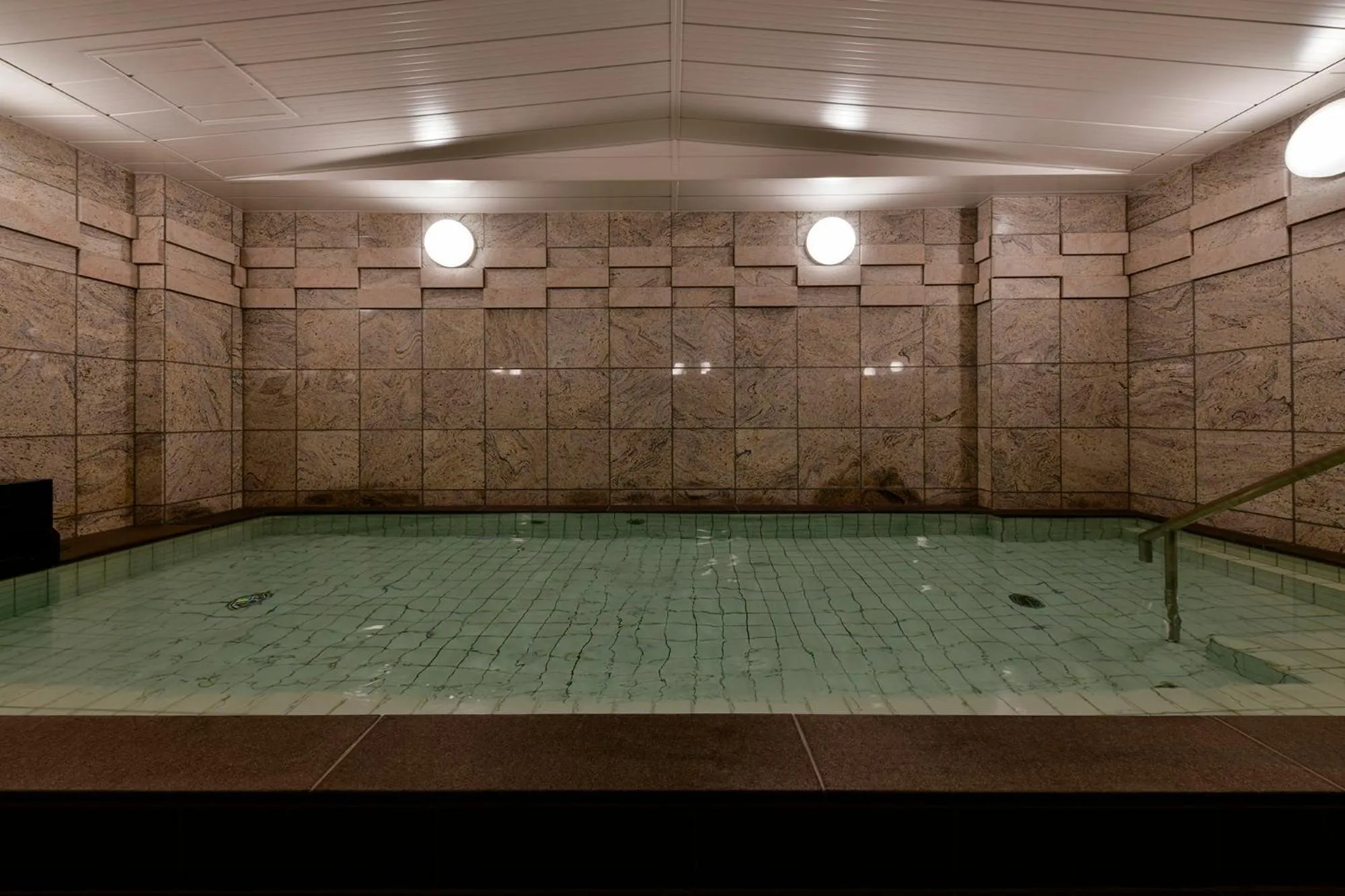 Public Bath in Vessel Inn Chiba Station