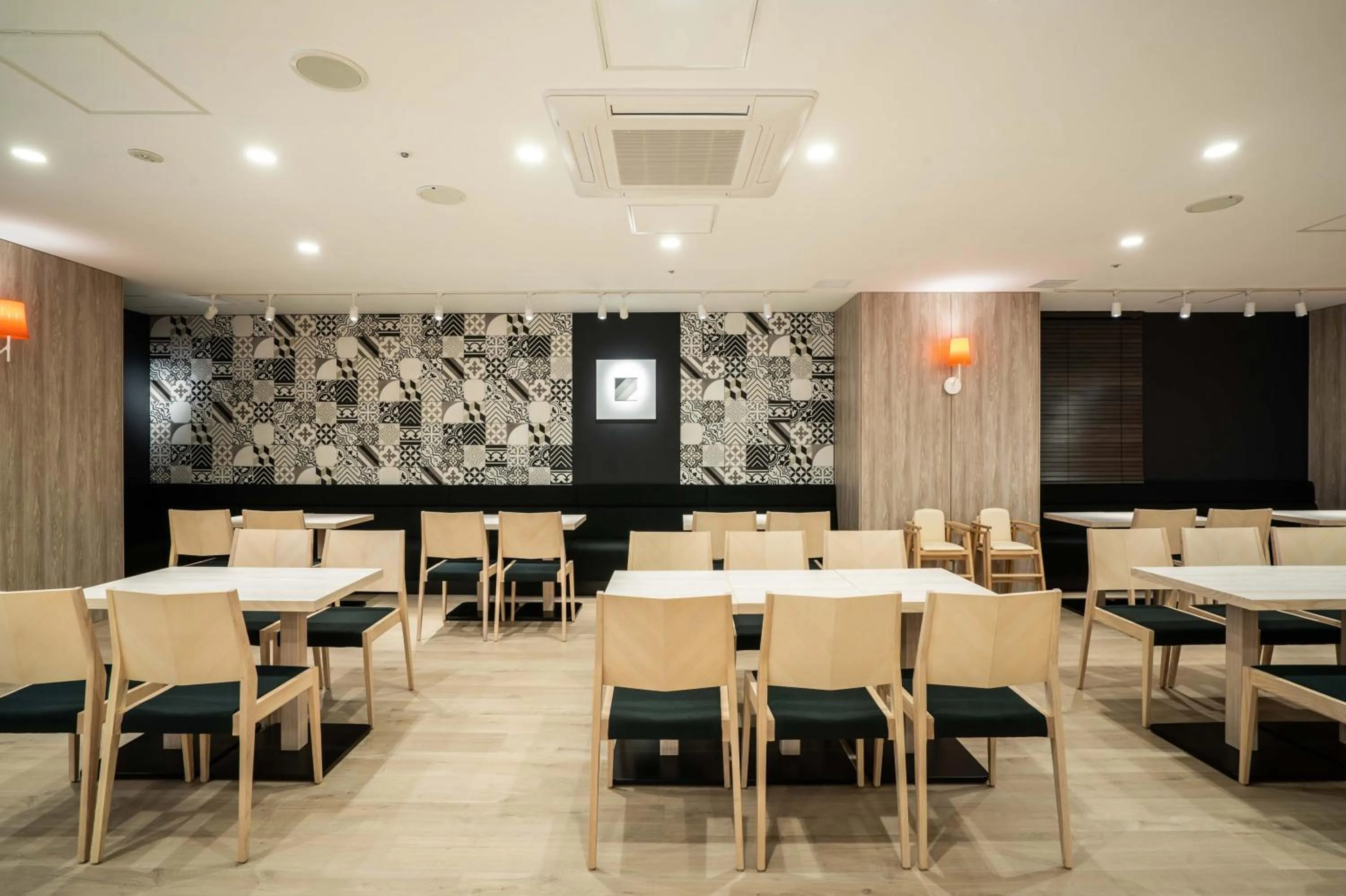 Restaurant/places to eat in Vessel Inn Chiba Station