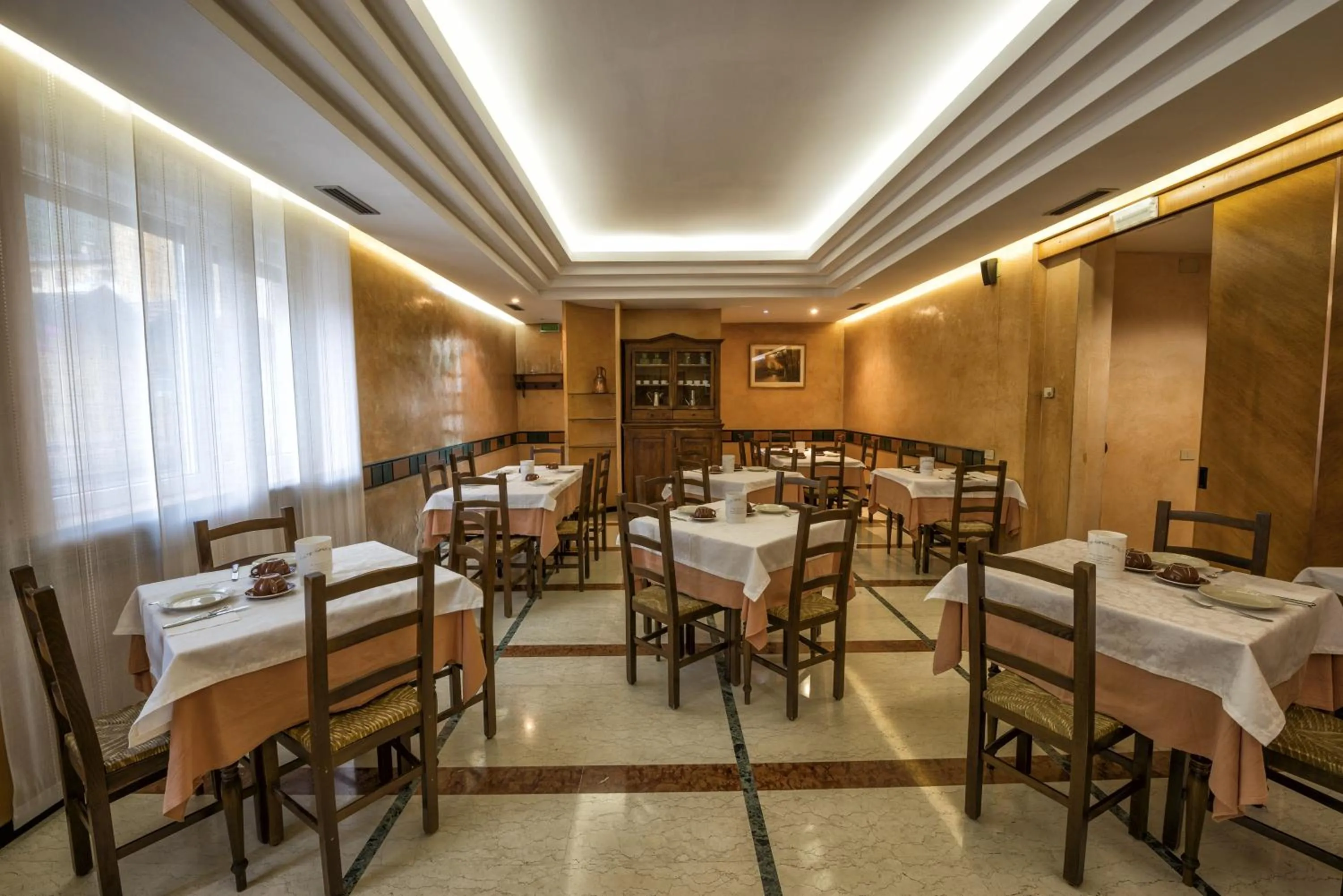 Restaurant/places to eat in Hotel Drago