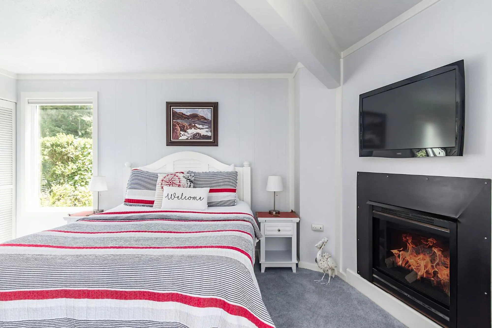 Bed in Little Creek Cove Beach Resort