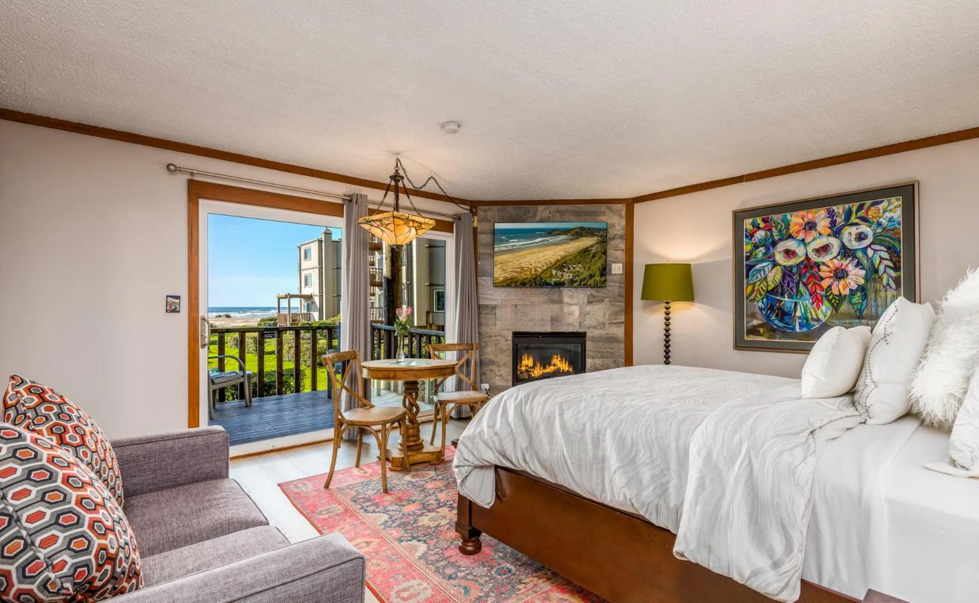 Bed in Little Creek Cove Beach Resort