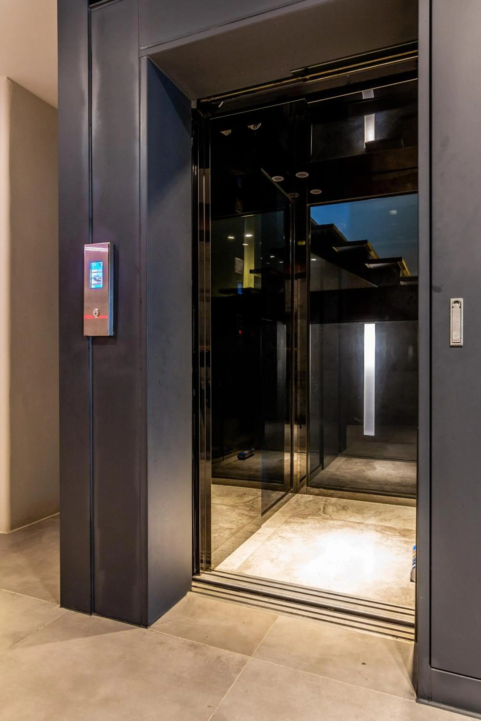 elevator in Kenting Sea Wall 112