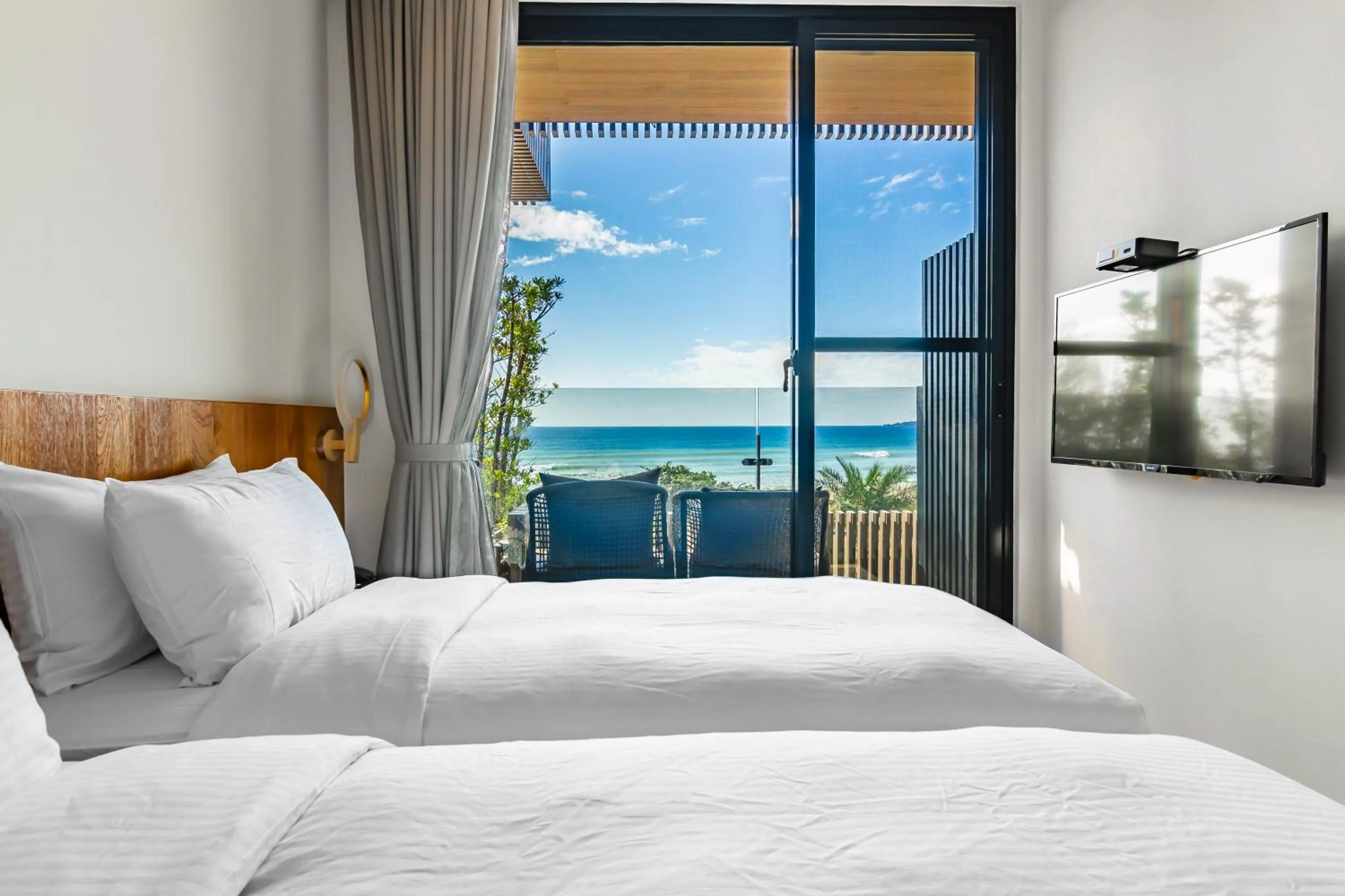 Photo of the whole room, Bed in Kenting Sea Wall 112