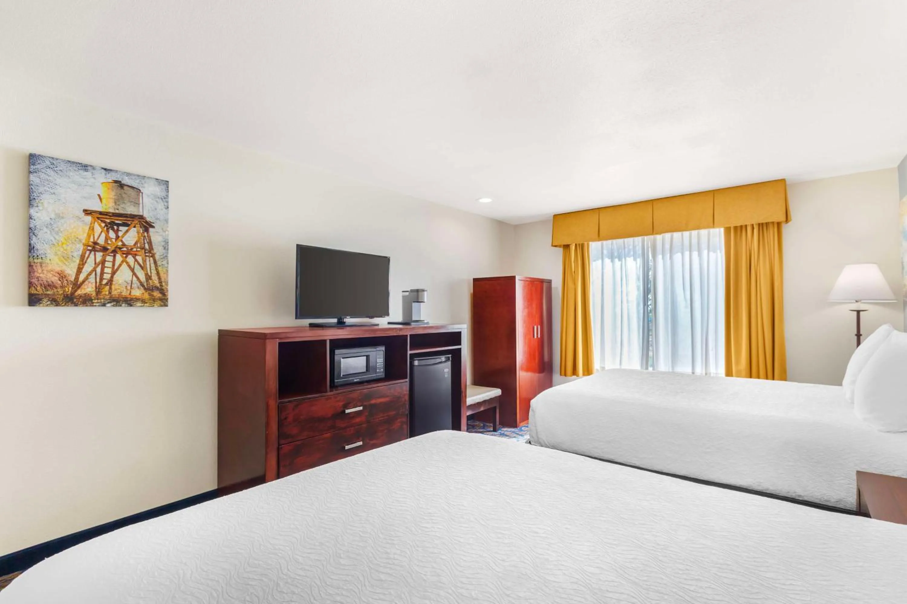 Bedroom, Bed in Best Western Plus Villa Del Lago Inn Patterson