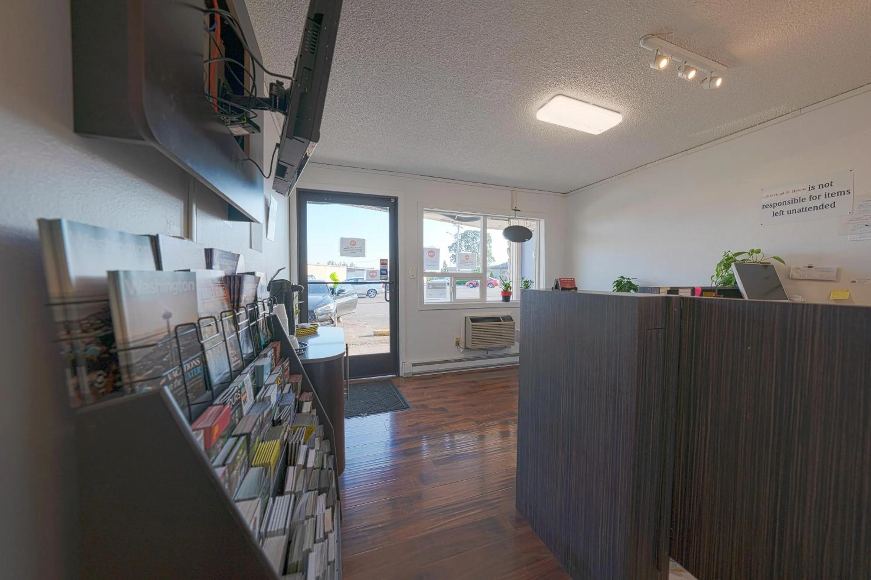 Lobby or reception in OYO Hotel St Helens OR