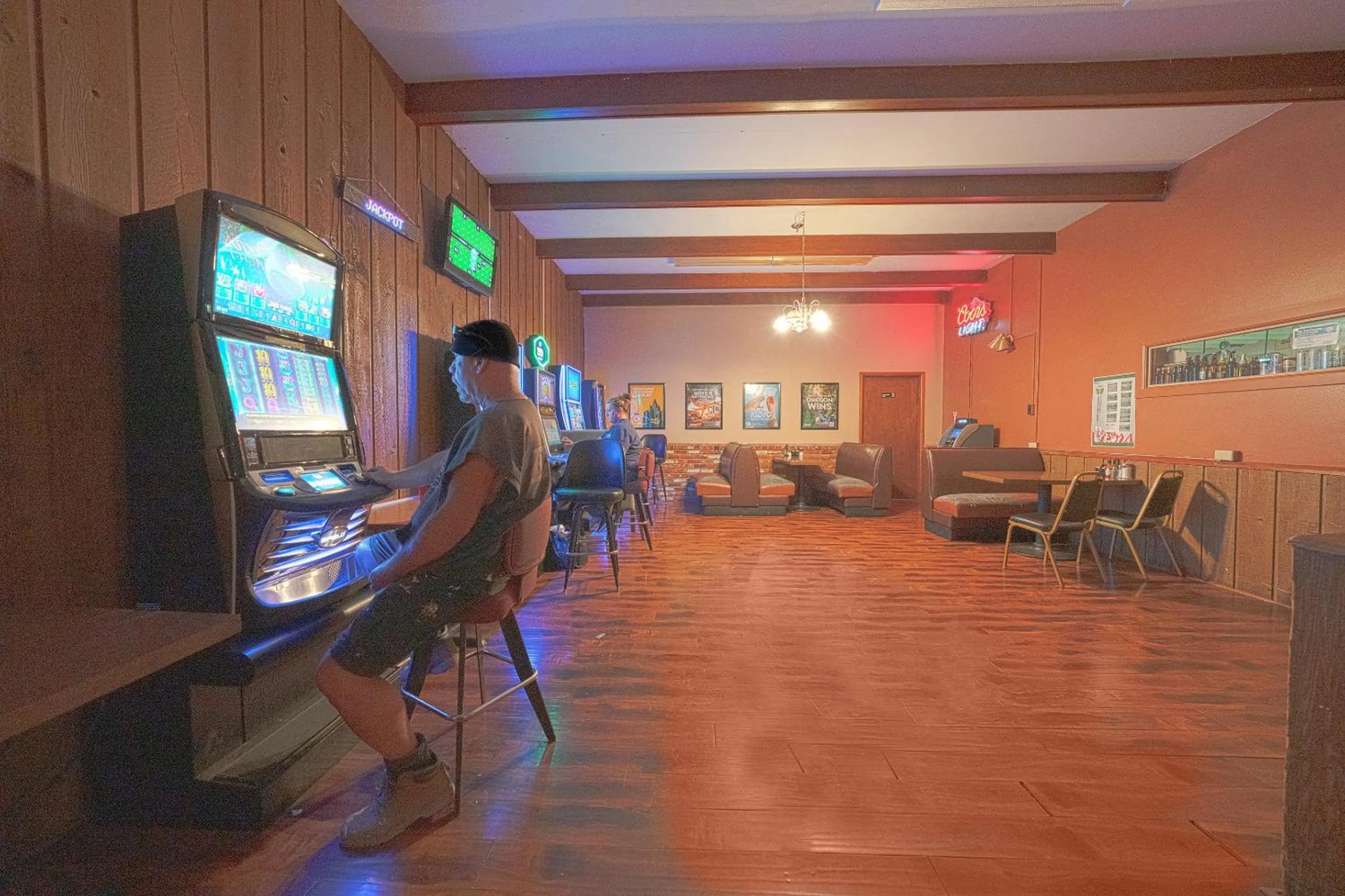 Entertainment in OYO Hotel St Helens OR