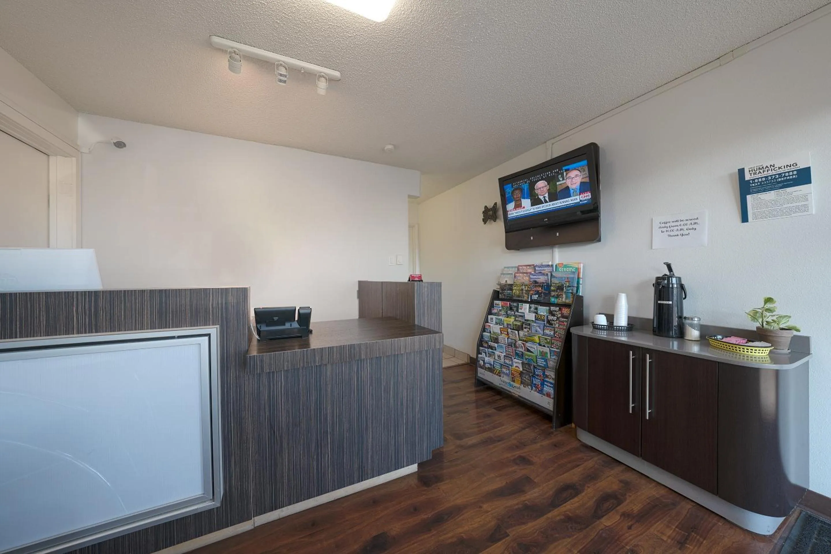 Lobby or reception in OYO Hotel St Helens OR