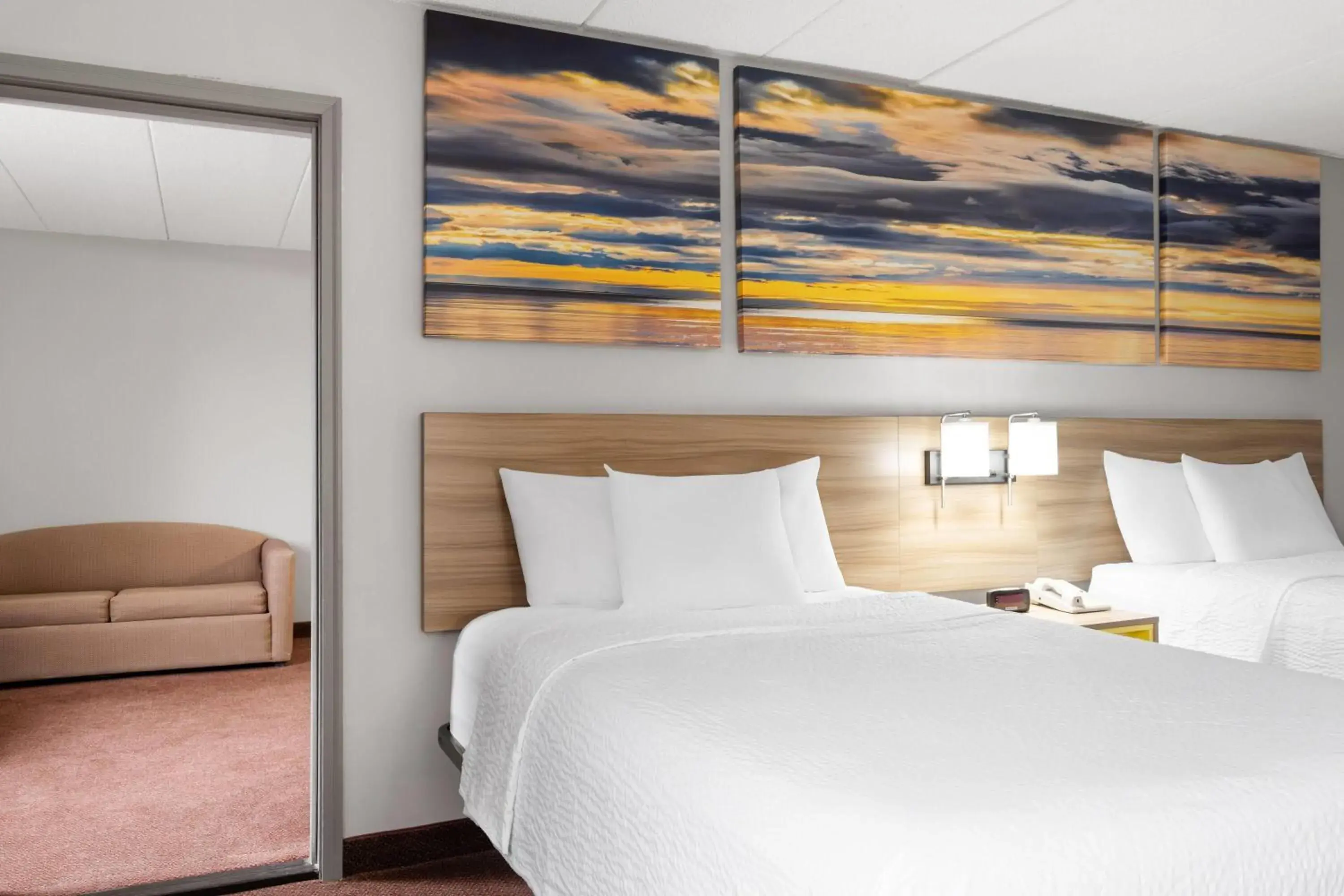 One-Bedroom Suite with Two Double Beds - Non-Smoking in Days Inn by Wyndham Hagerstown I-70 One-Bedroom Suite with Two Double Beds - Non-Smoking in Days Inn by Wyndham Hagerstown I-70