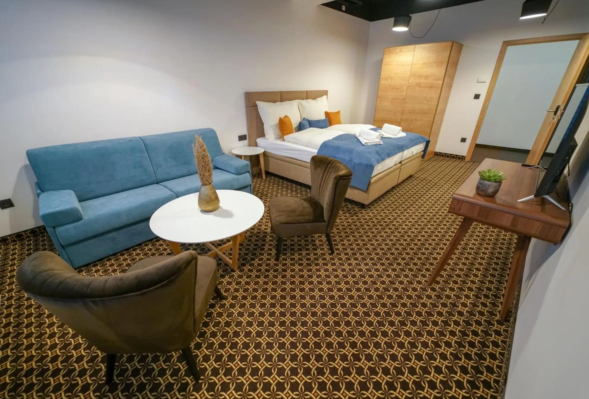 TV and multimedia, Bed in CHORS like a hotel - Capsule & NFT Boutique Hostel Bratislava - City Center