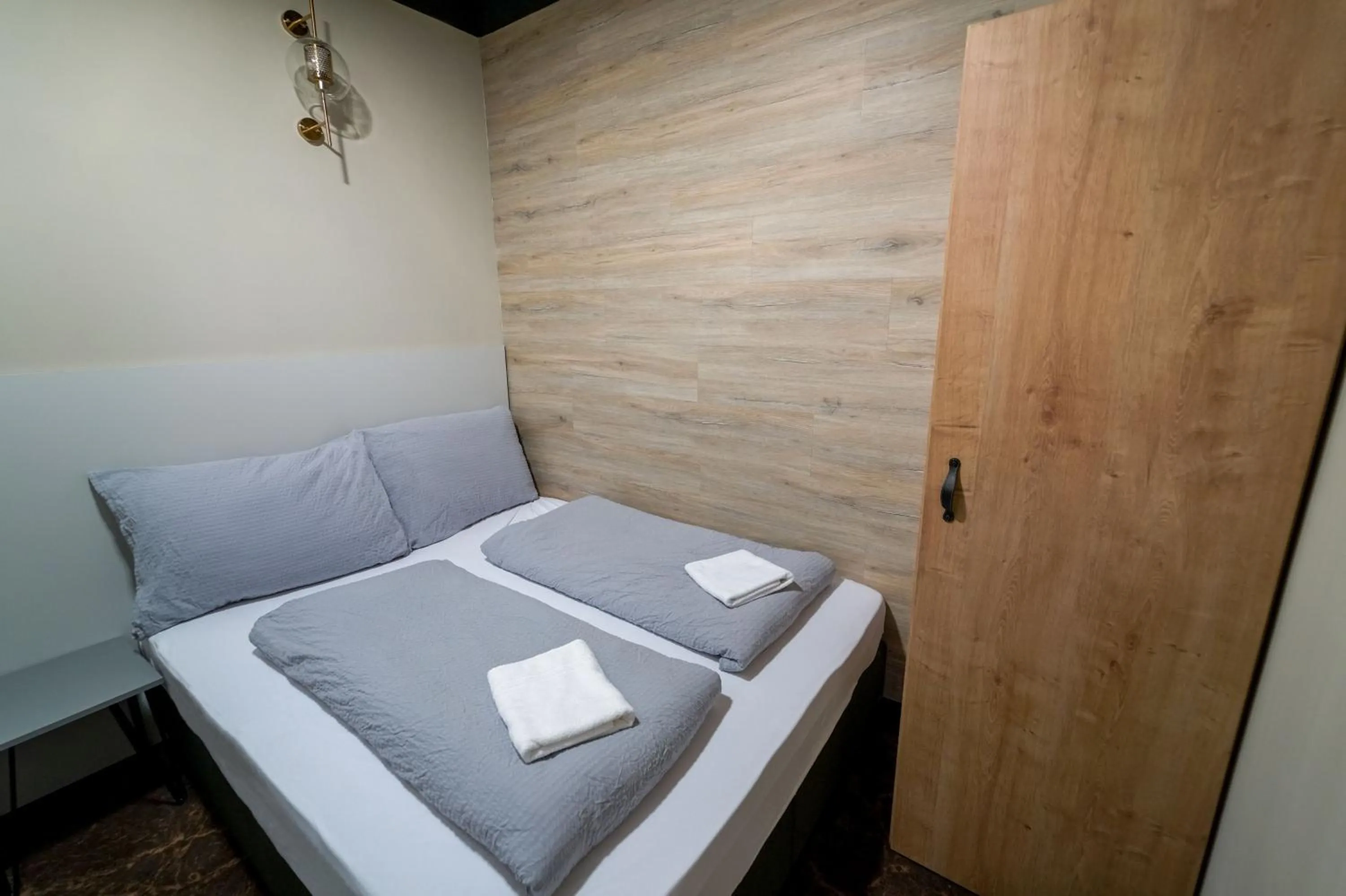 Bed in CHORS like a hotel - Capsule & NFT Boutique Hostel Bratislava - City Center