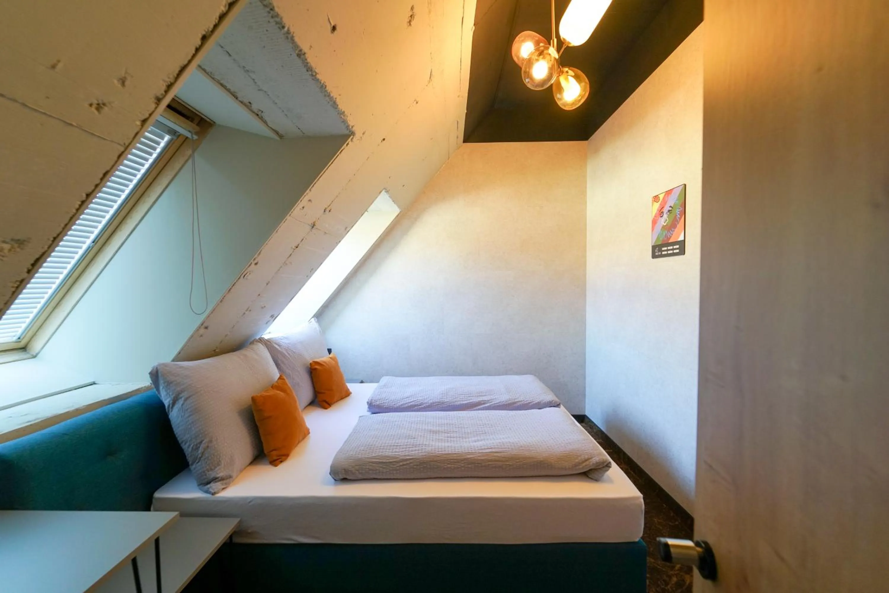 Bed in CHORS like a hotel - Capsule & NFT Boutique Hostel Bratislava - City Center