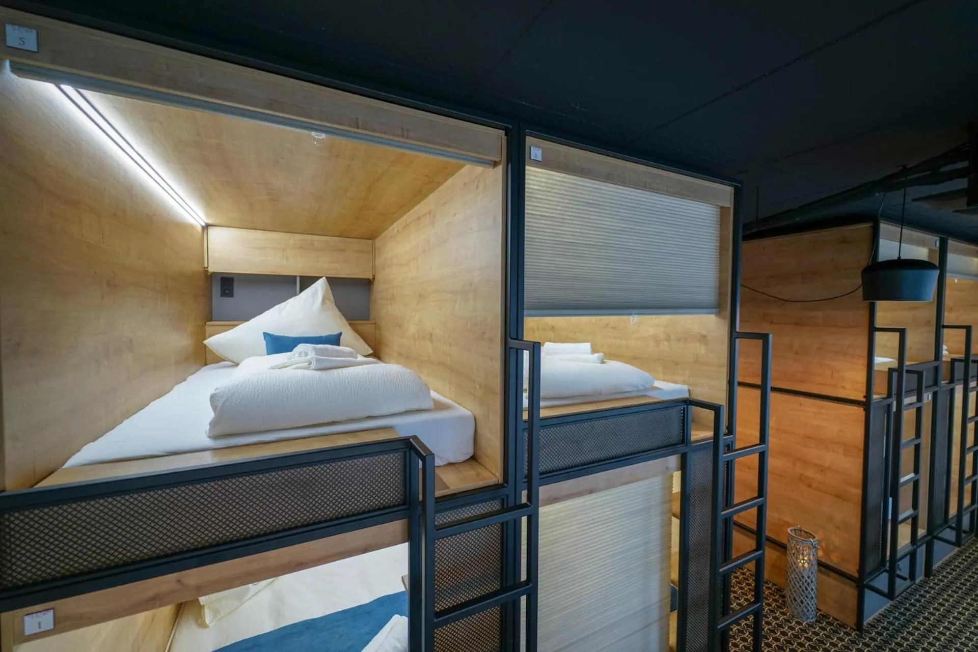 Bed in CHORS like a hotel - Capsule & NFT Boutique Hostel Bratislava - City Center