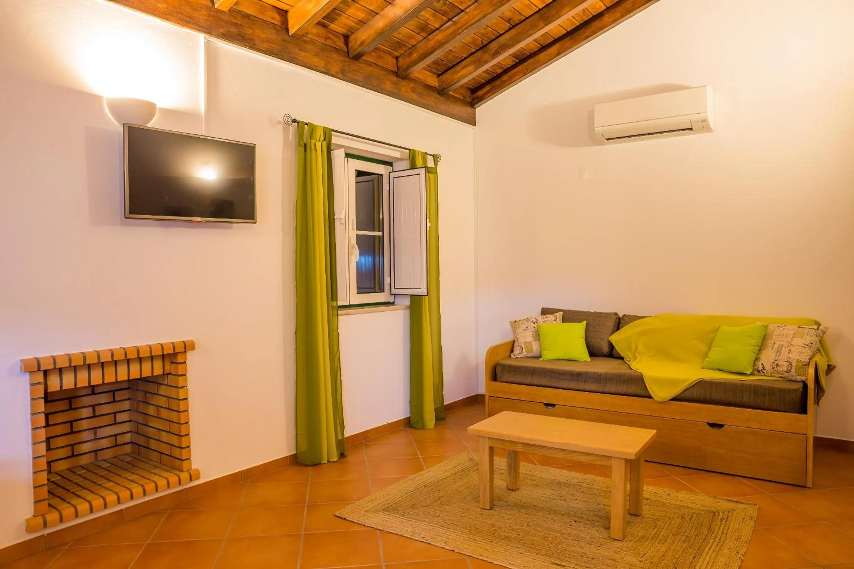 Decorative detail in Nave Redonda do Cerro – Countryside & Nature