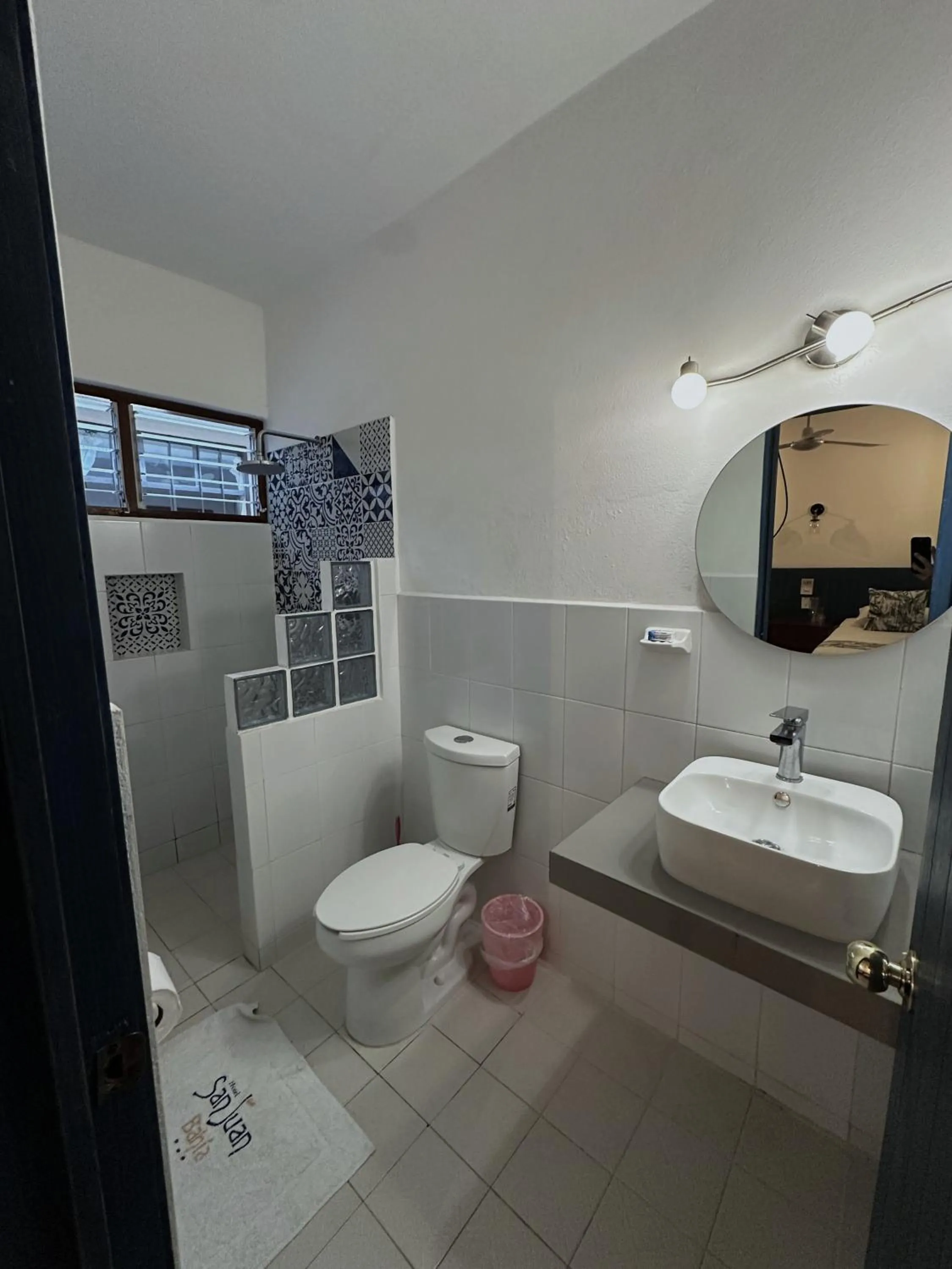 Shower in Hotel San Juan