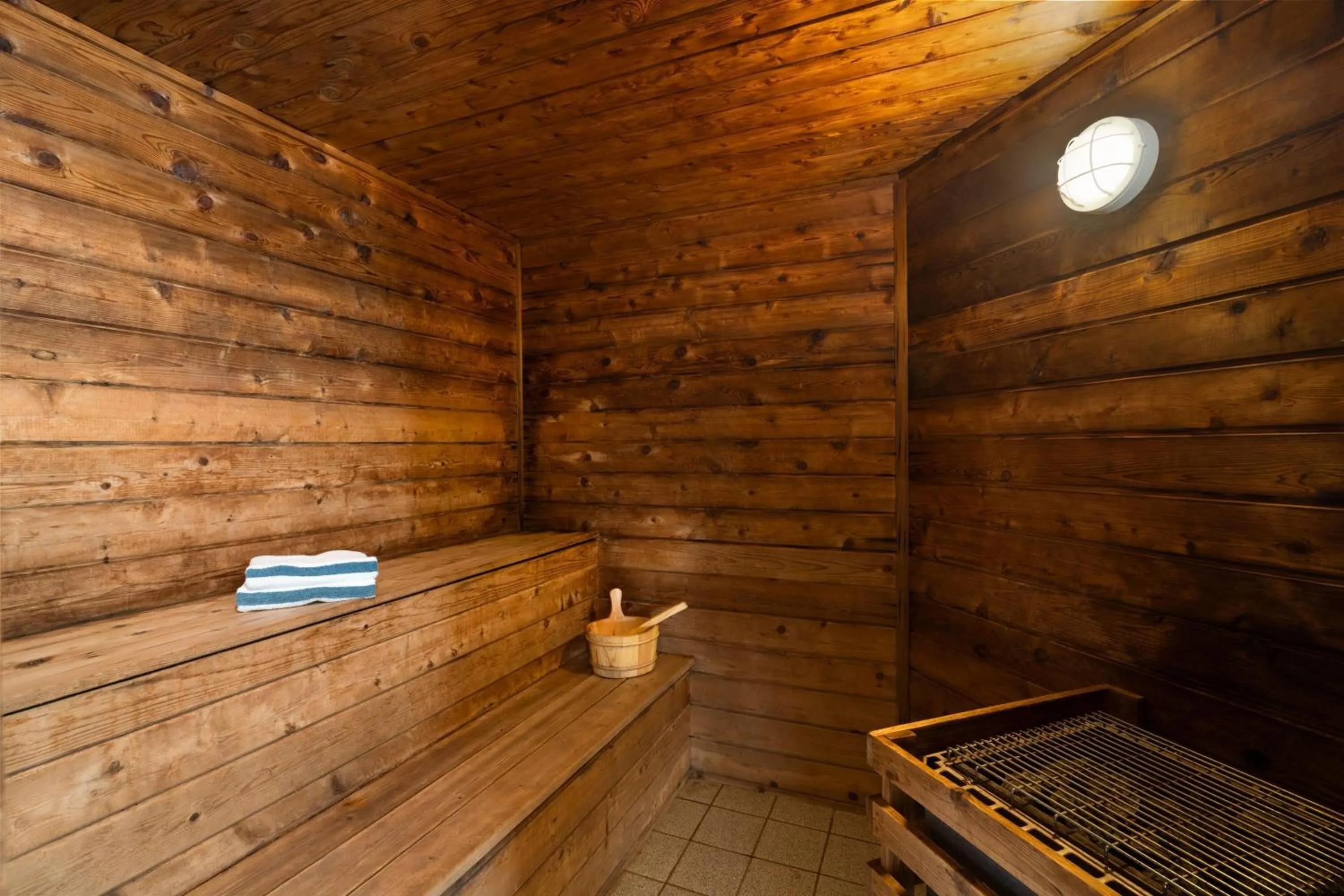 Spa and wellness centre/facilities in AmericInn by Wyndham Tofte Near Lake Superior