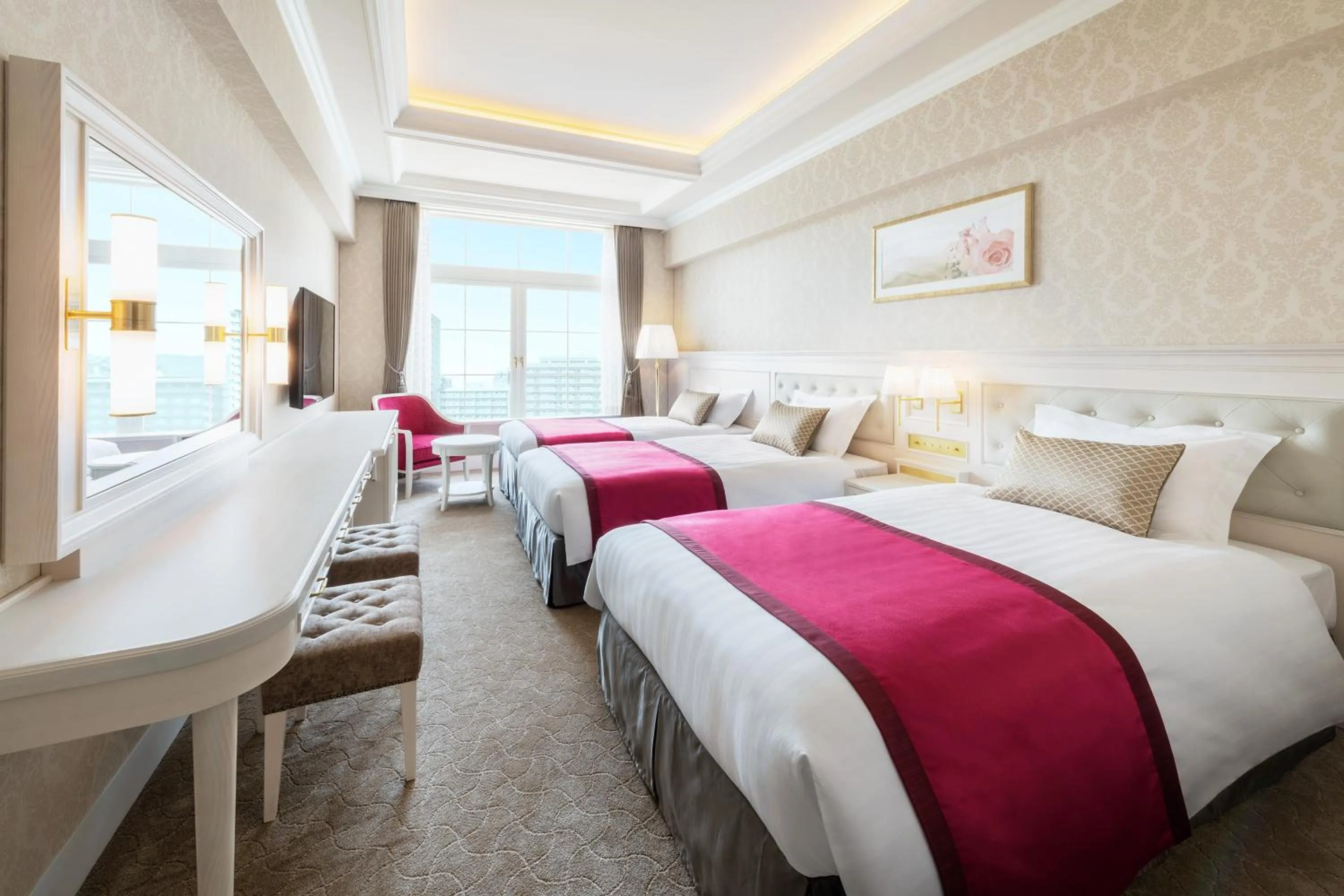 Bedroom, Bed in Takarazuka Hotel