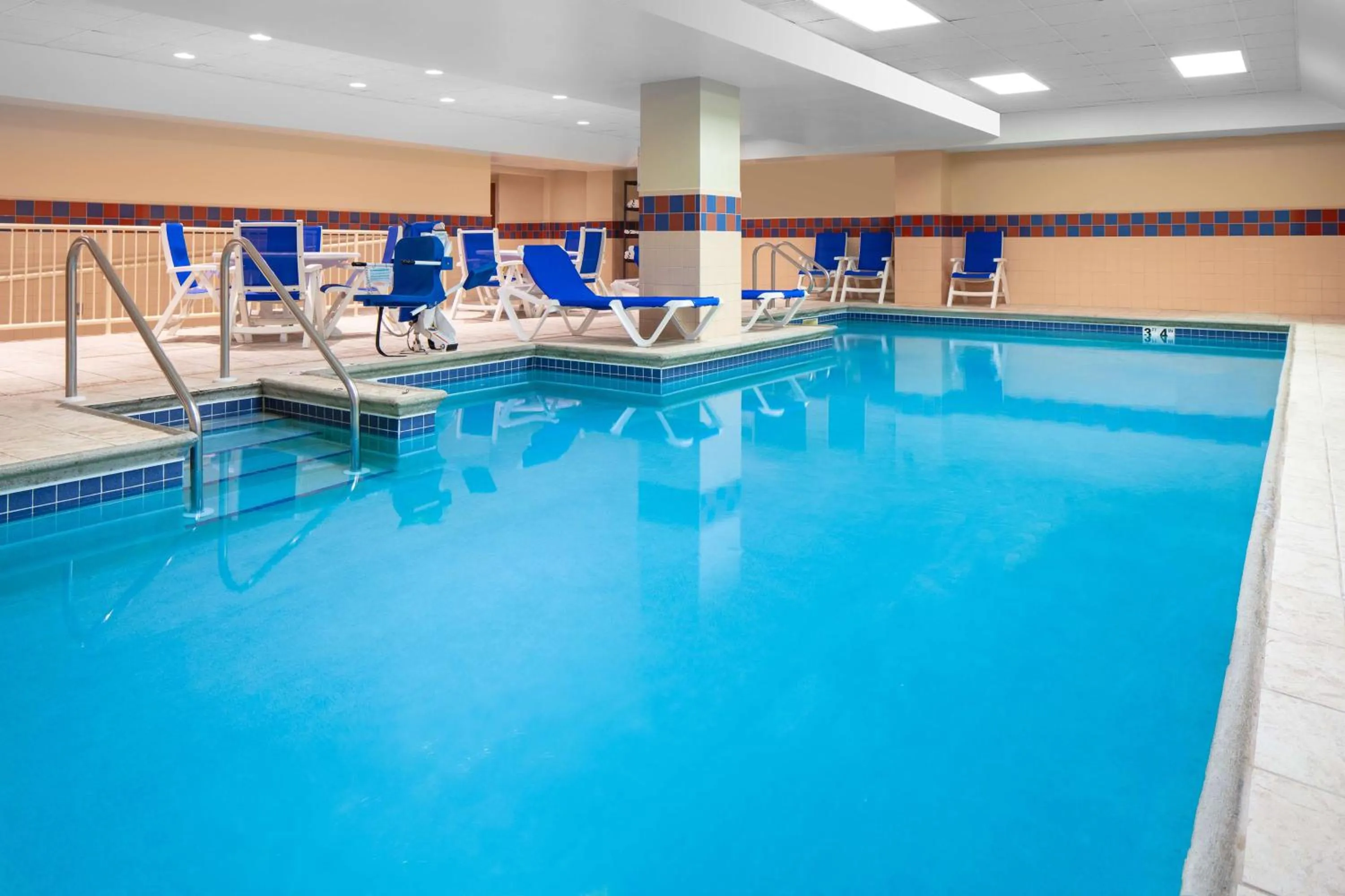 Pool view in Hampton Inn Freeport