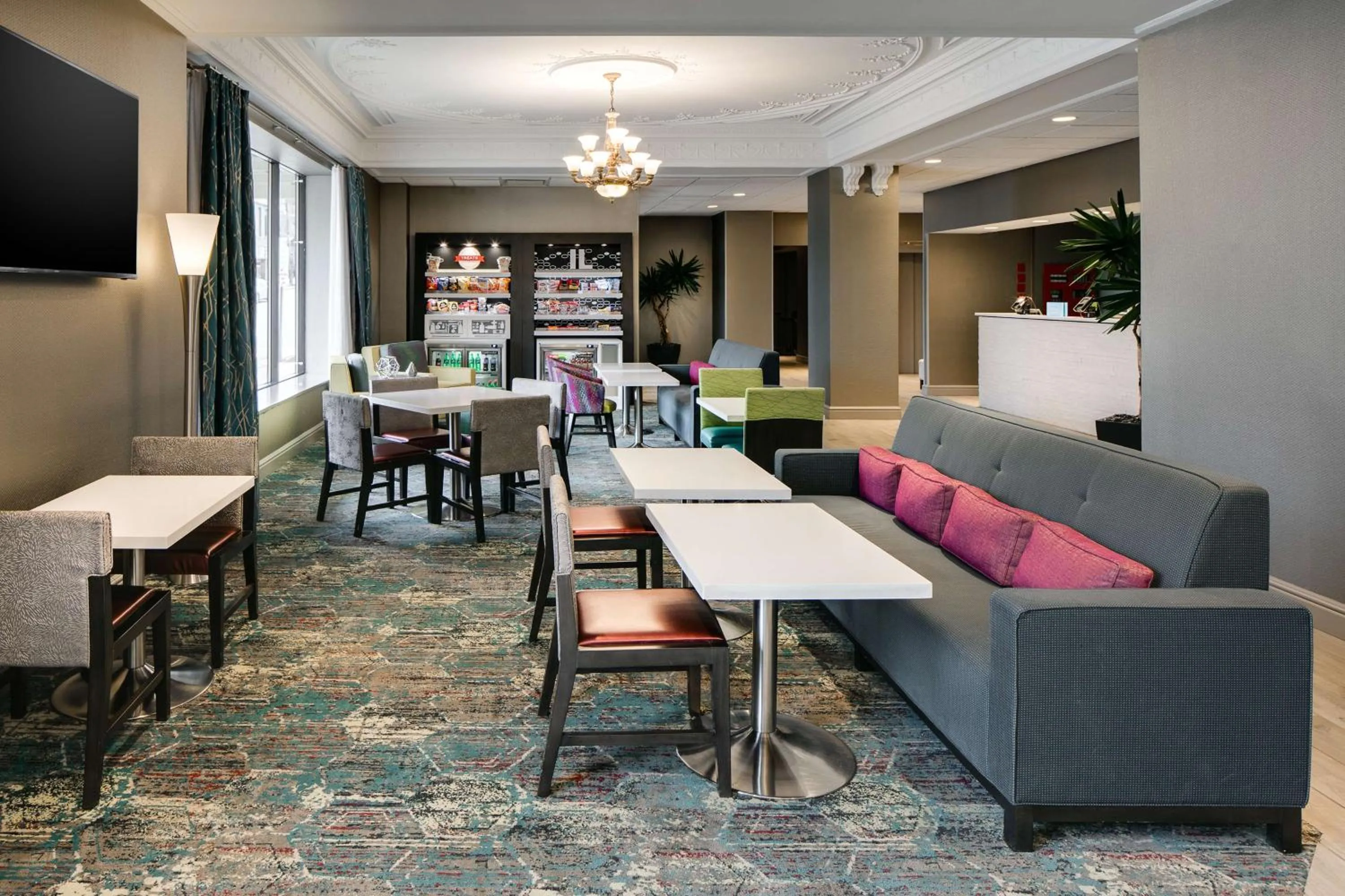 Lobby or reception in Hampton Inn Freeport