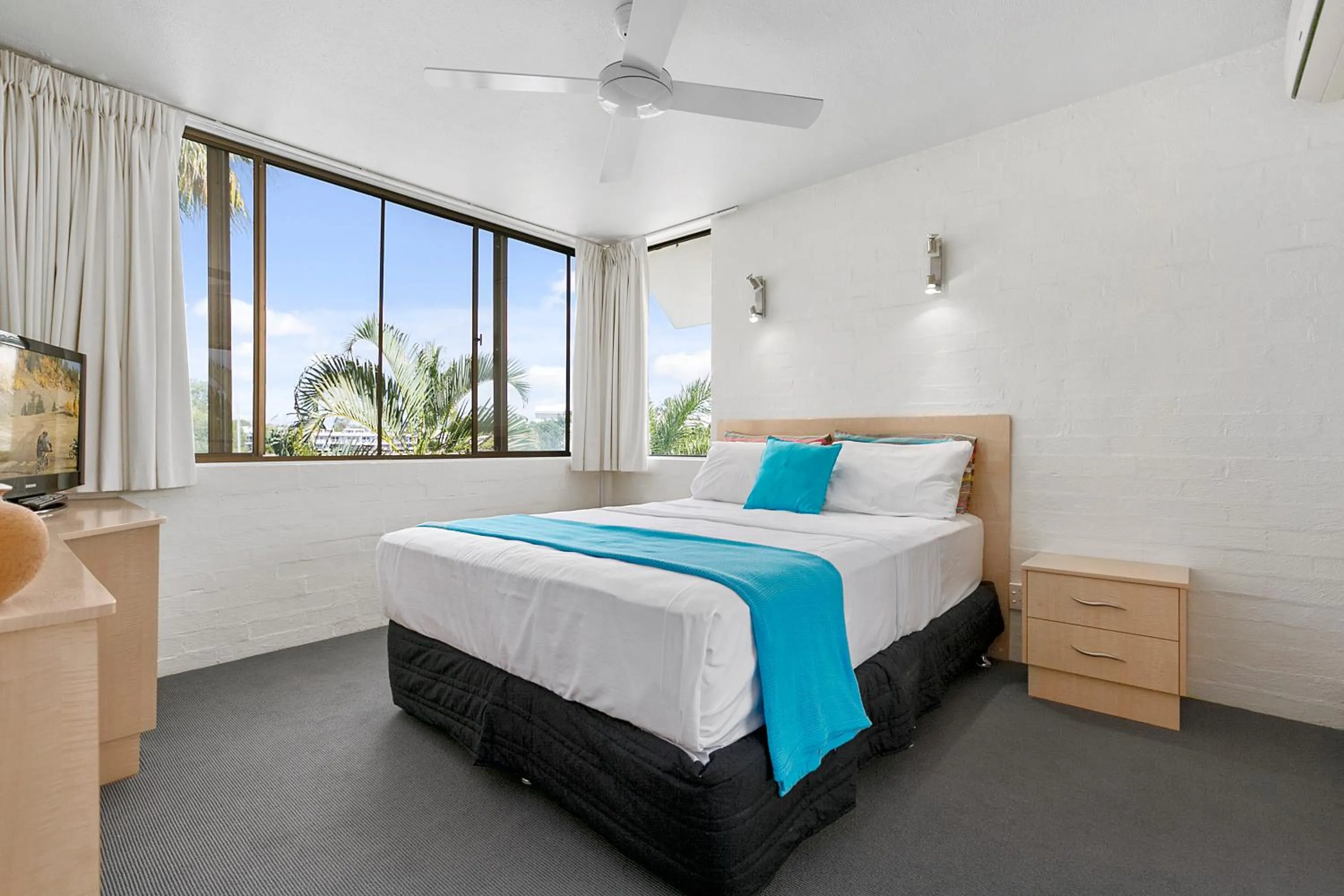 Bedroom, Bed in Sun Lagoon Resort