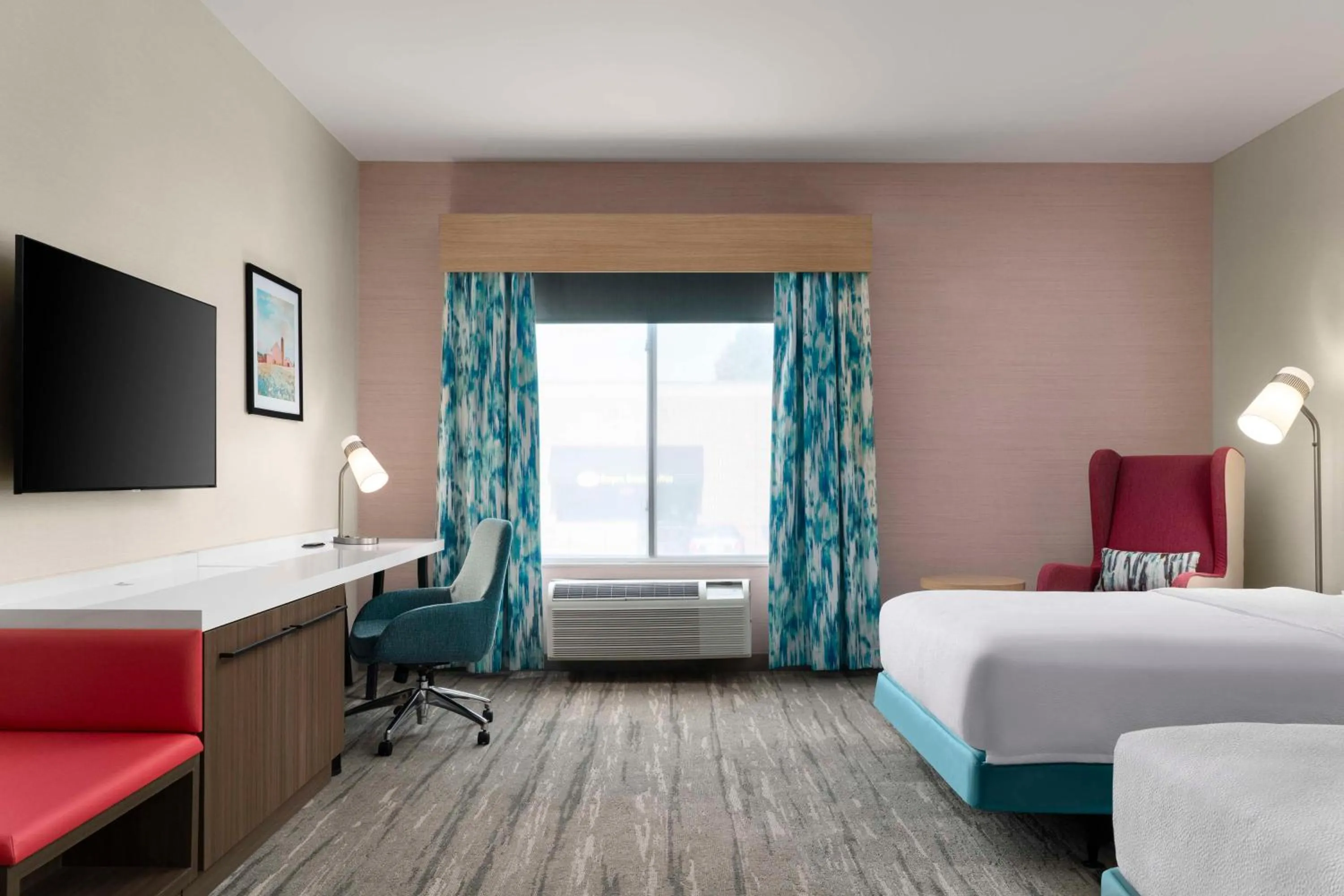 Bedroom, Bed in Hilton Garden Inn Kennett Square