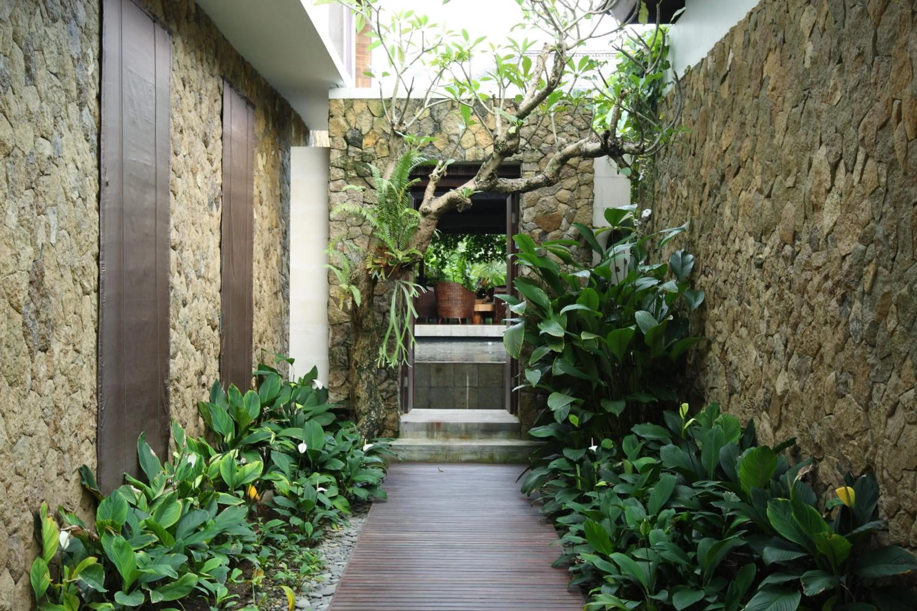 Facade/entrance in Swarapadi Villa