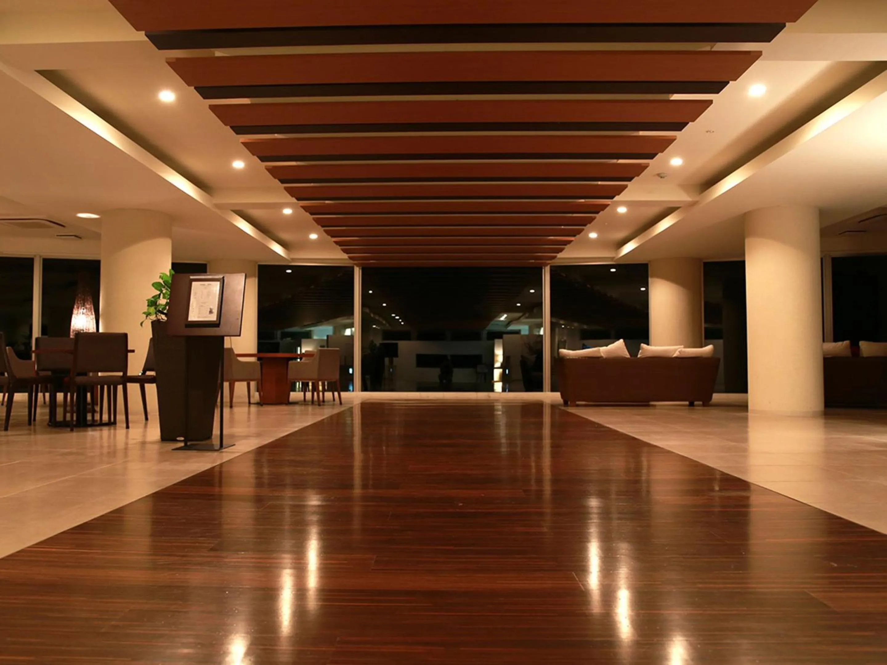 Lounge or bar in Hotel Hamahigashima Resort