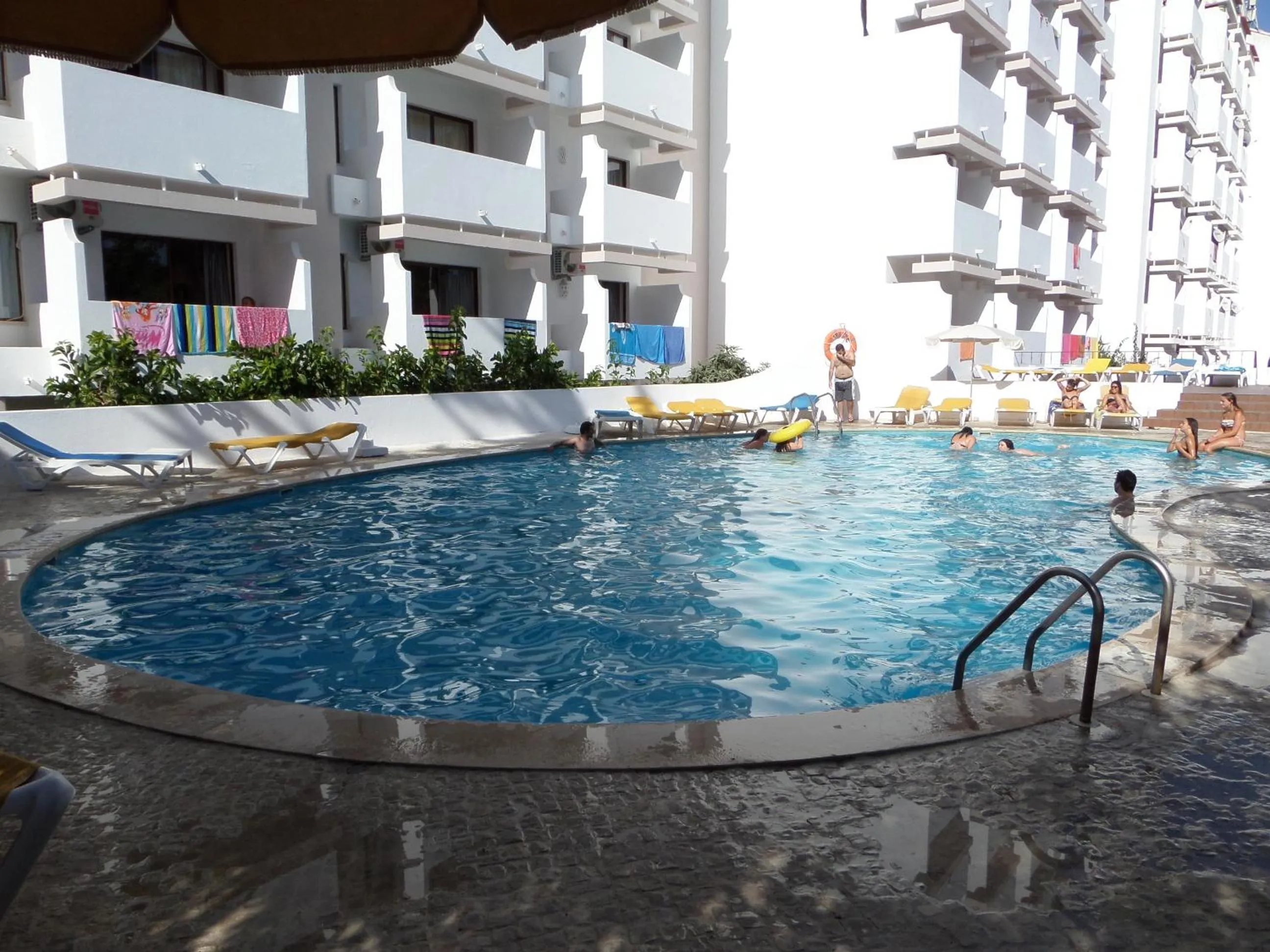 Swimming pool in Mirachoro Albufeira