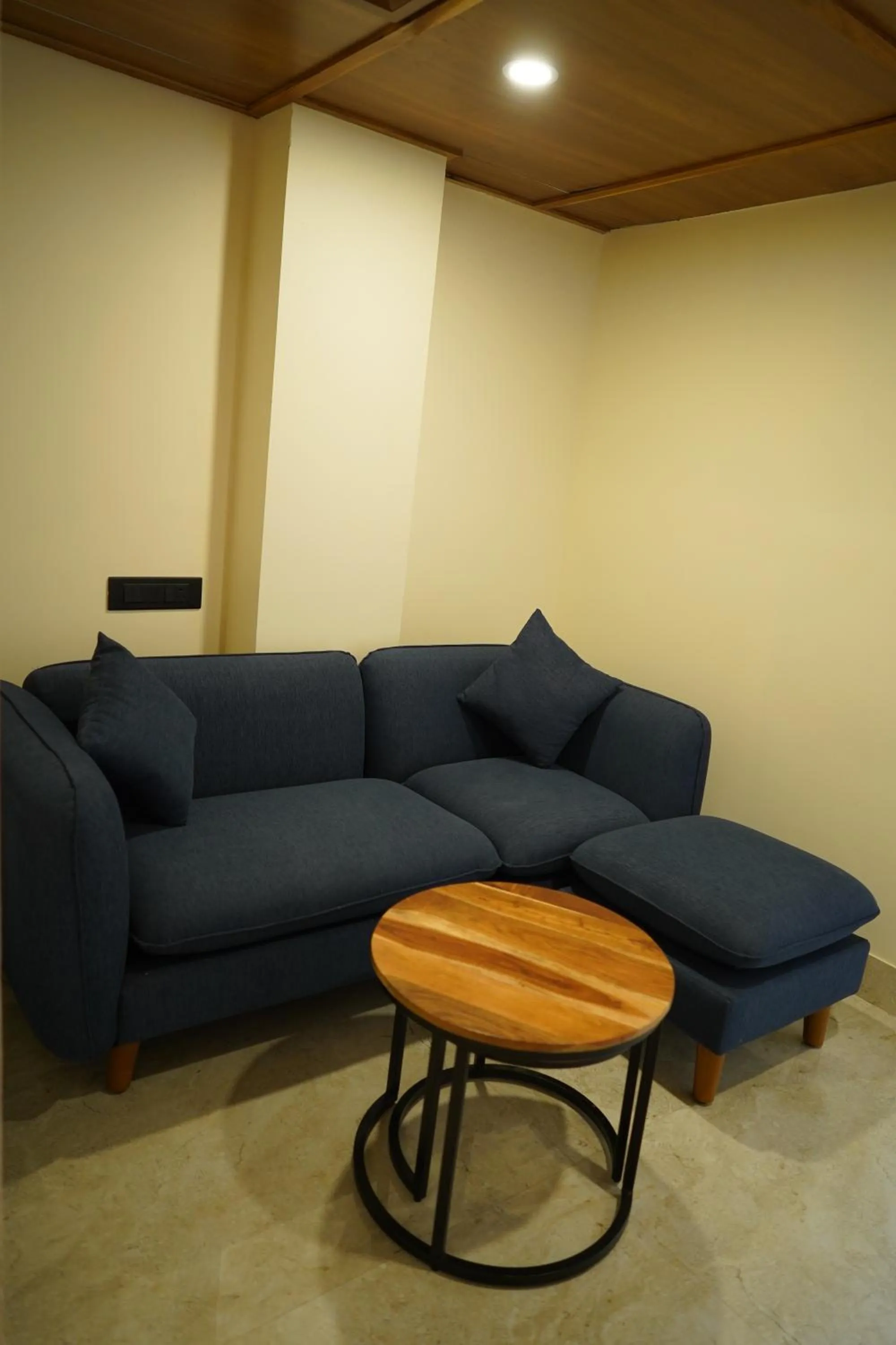 Seating area in Hotel Surguru