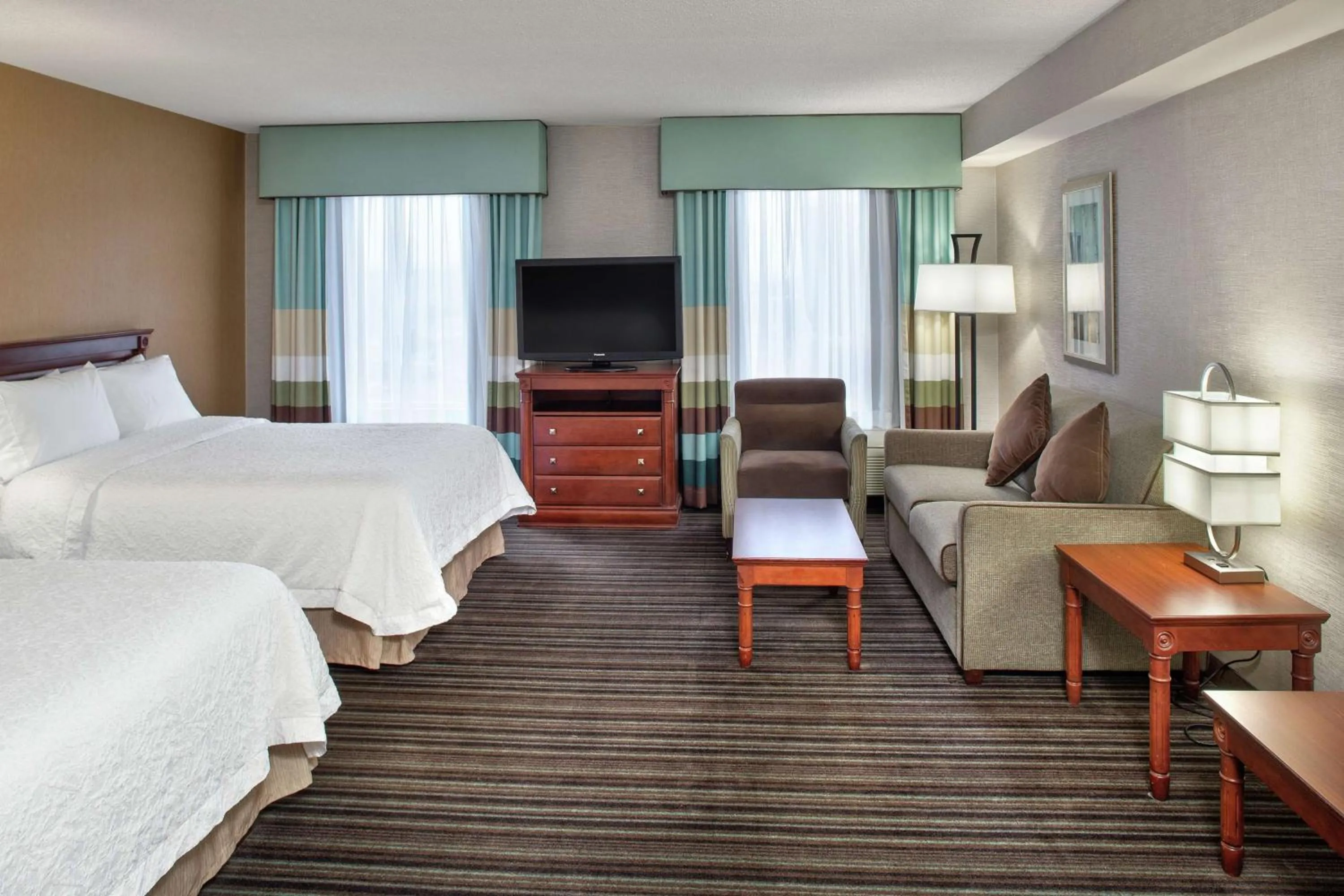 Bedroom, Bed in Hampton Inn & Suites by Hilton Toronto Airport