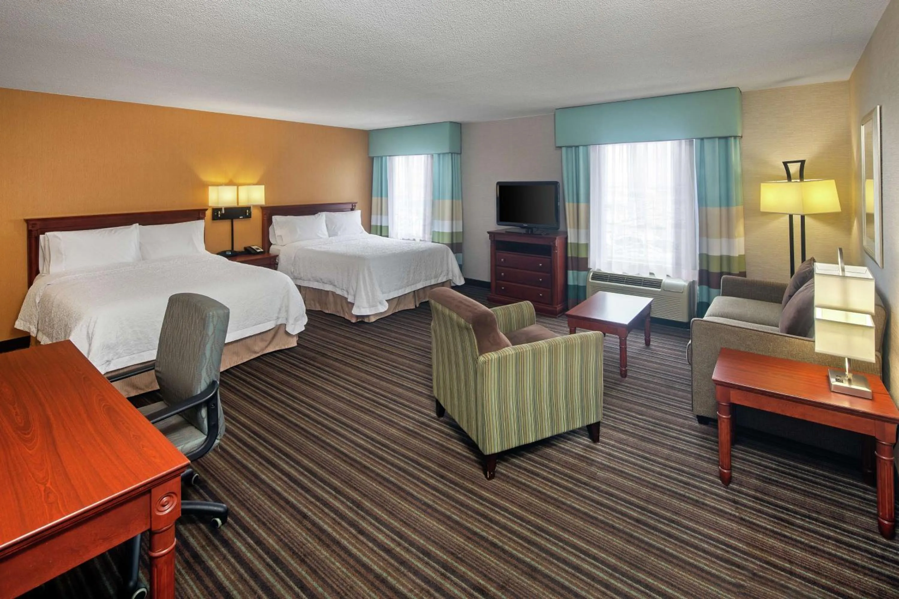 Bedroom, Bed in Hampton Inn & Suites by Hilton Toronto Airport