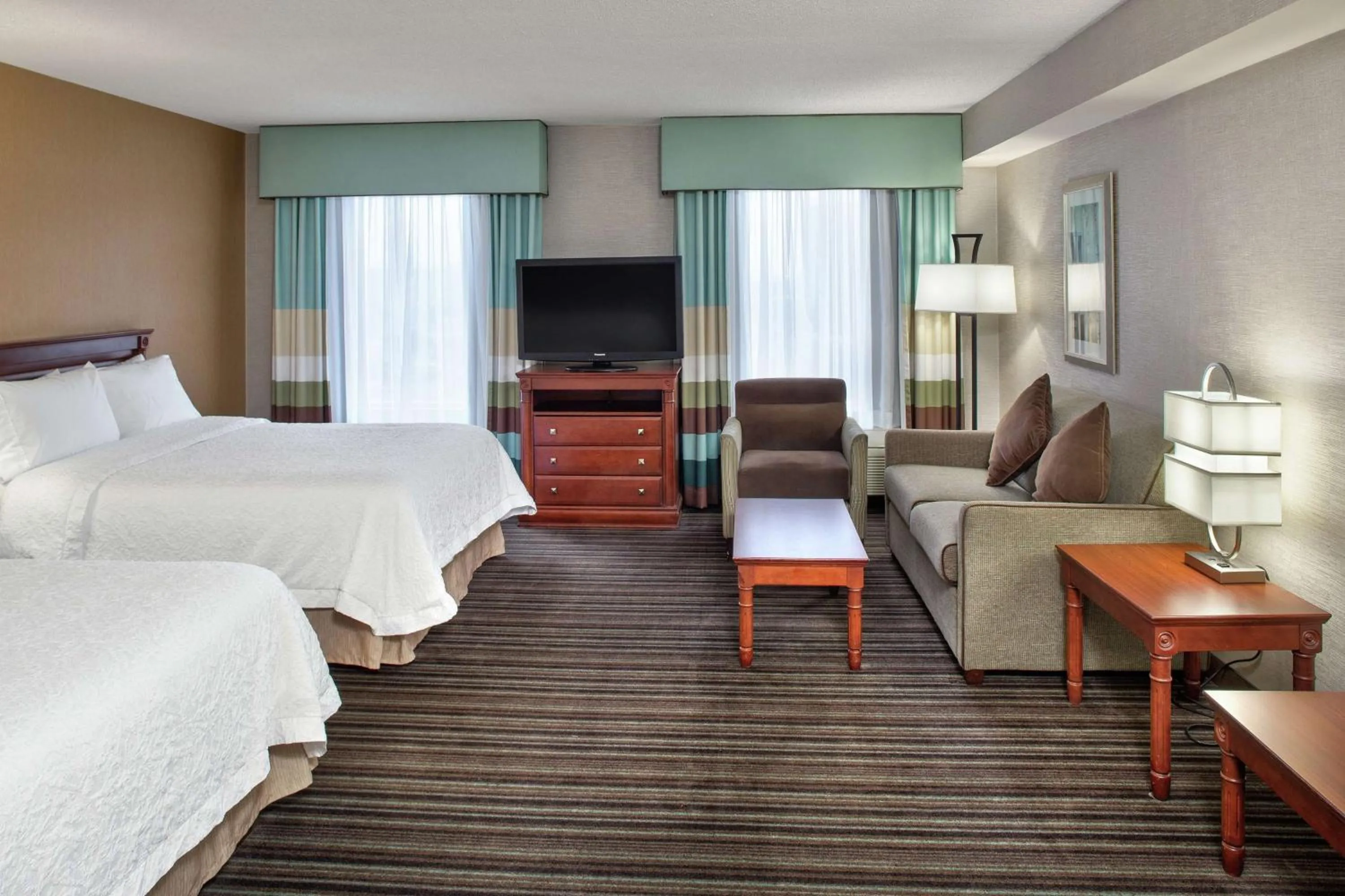 Bedroom, Bed in Hampton Inn & Suites by Hilton Toronto Airport