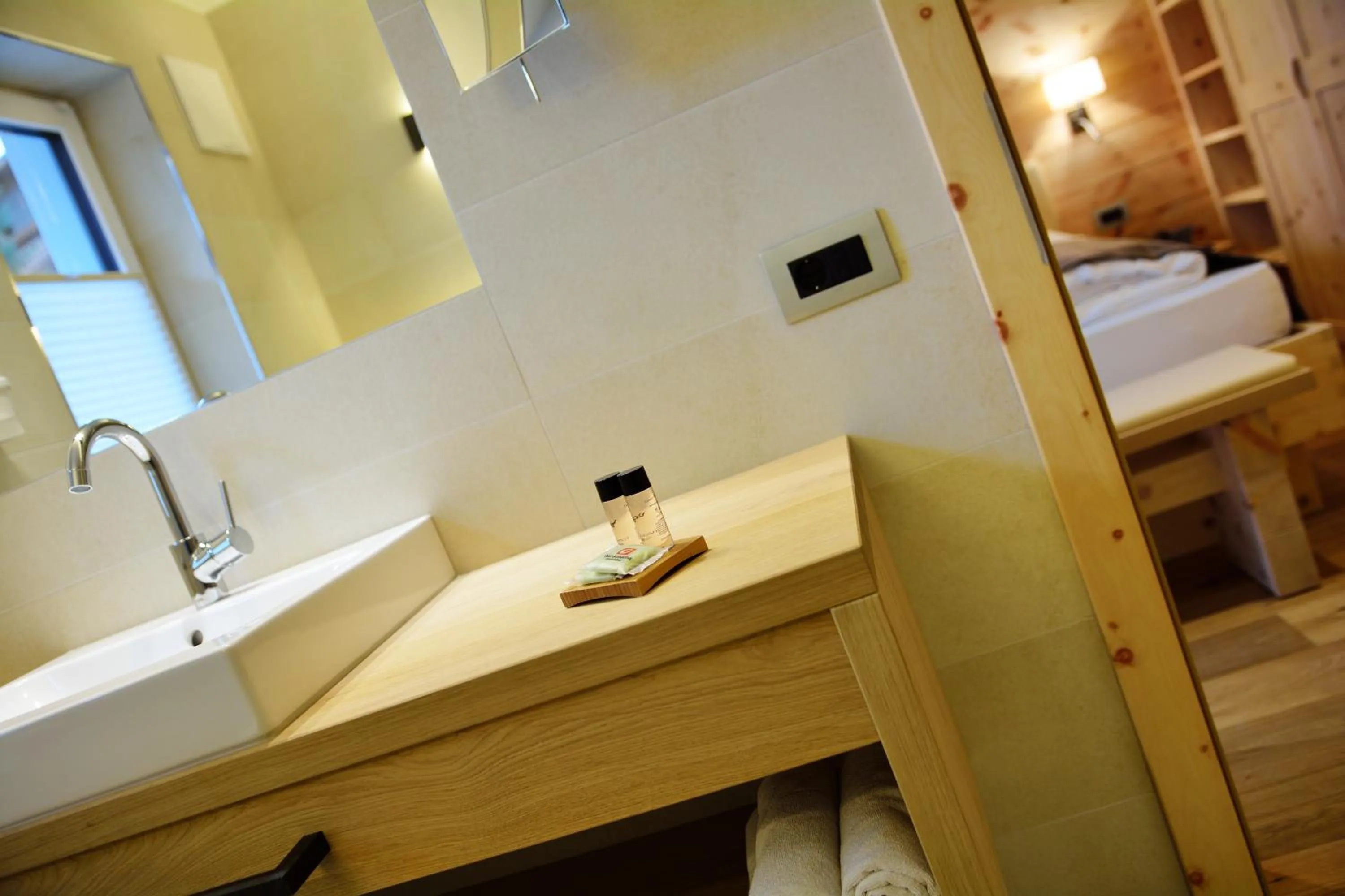 Bathroom, Bed in Chalet Elisabeth dolomites alpin & charme