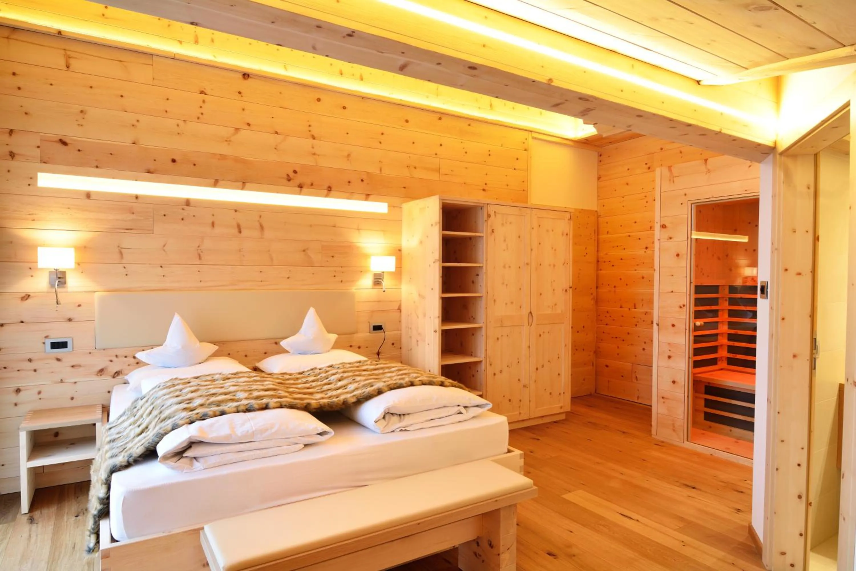 Photo of the whole room, Bed in Chalet Elisabeth dolomites alpin & charme