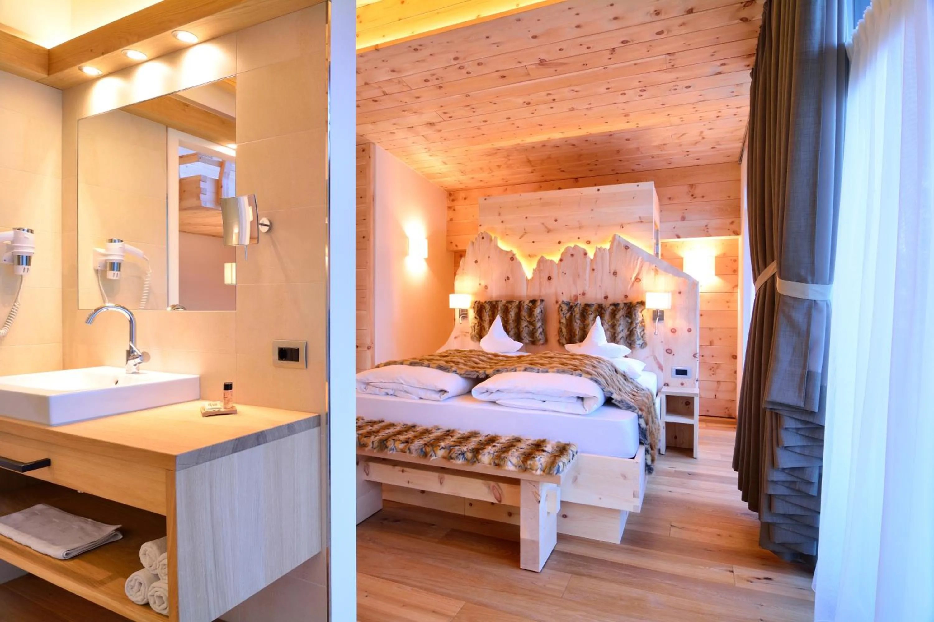 Photo of the whole room, Bed in Chalet Elisabeth dolomites alpin & charme