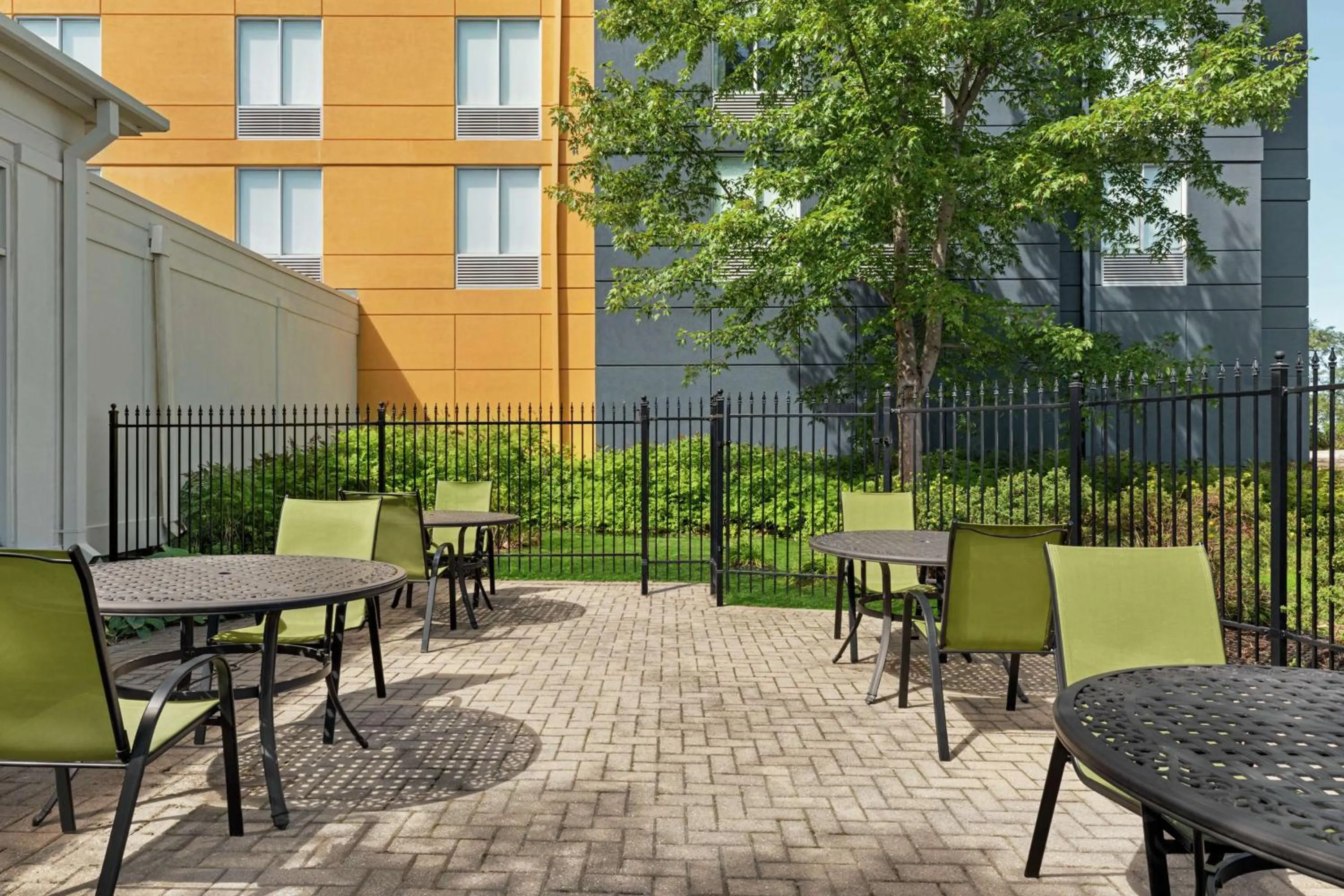 Patio in Hilton Garden Inn Kitchener/Cambridge