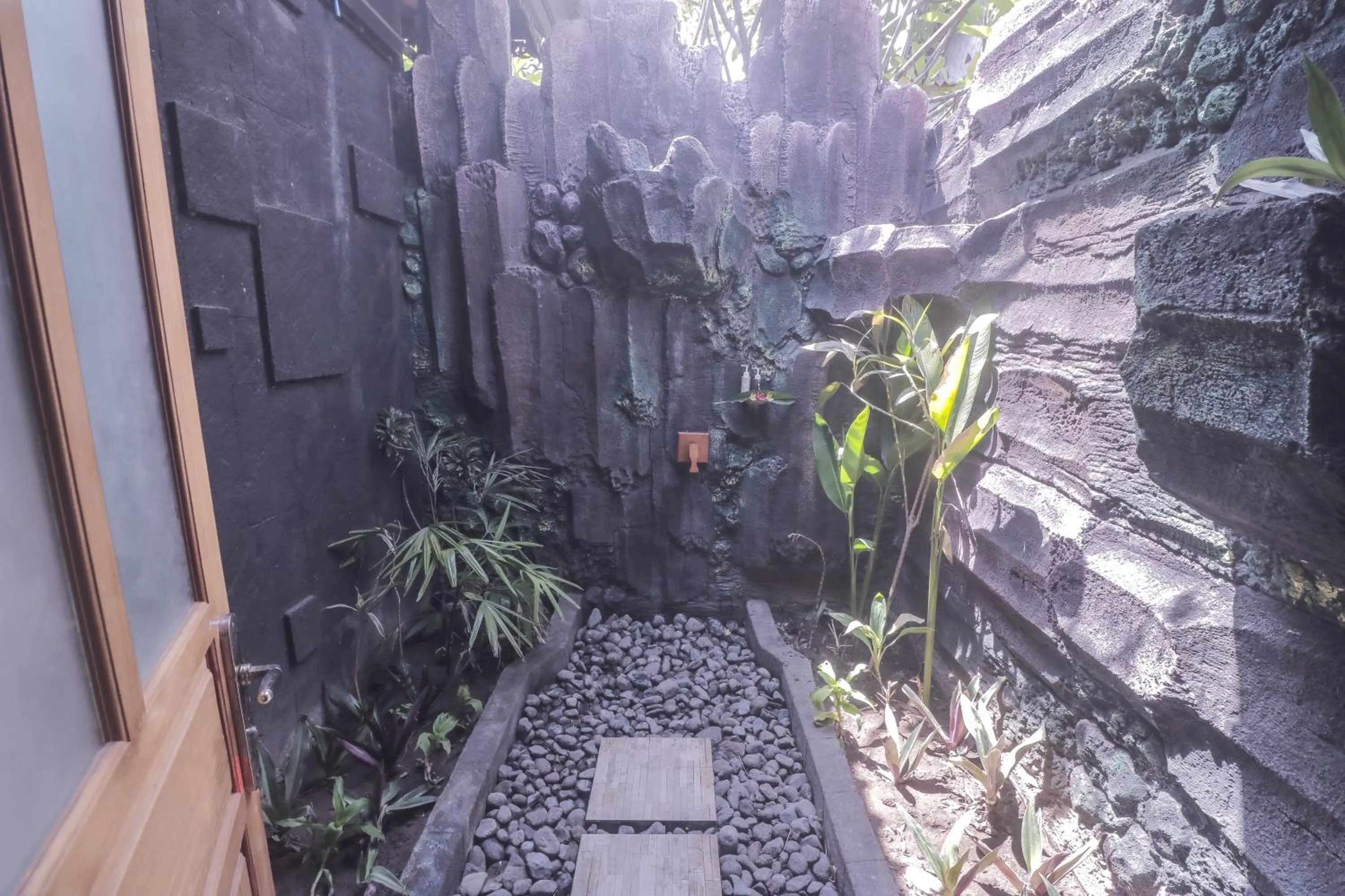 Bathroom in Trijaya Guest House Pemuteran