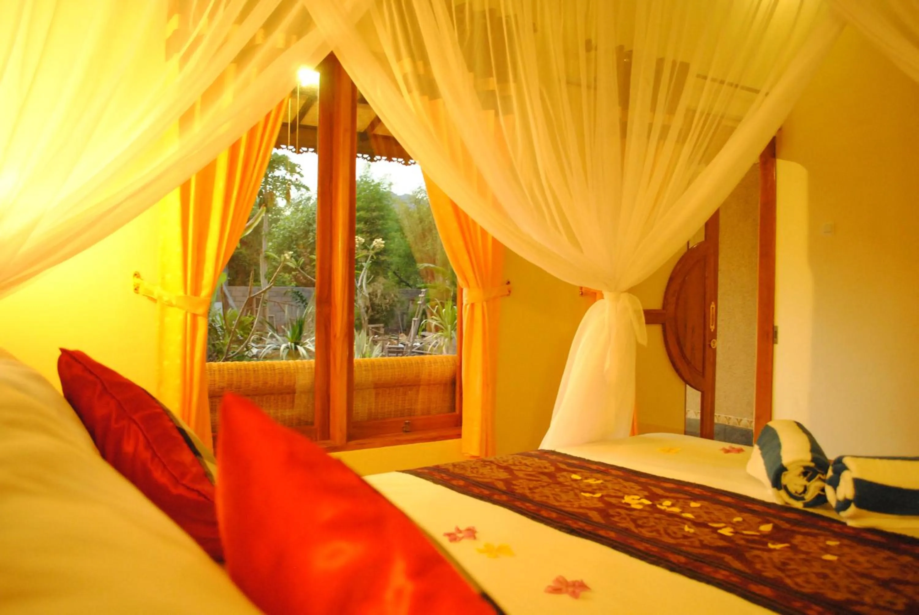 Bedroom, Bed in Trijaya Guest House Pemuteran