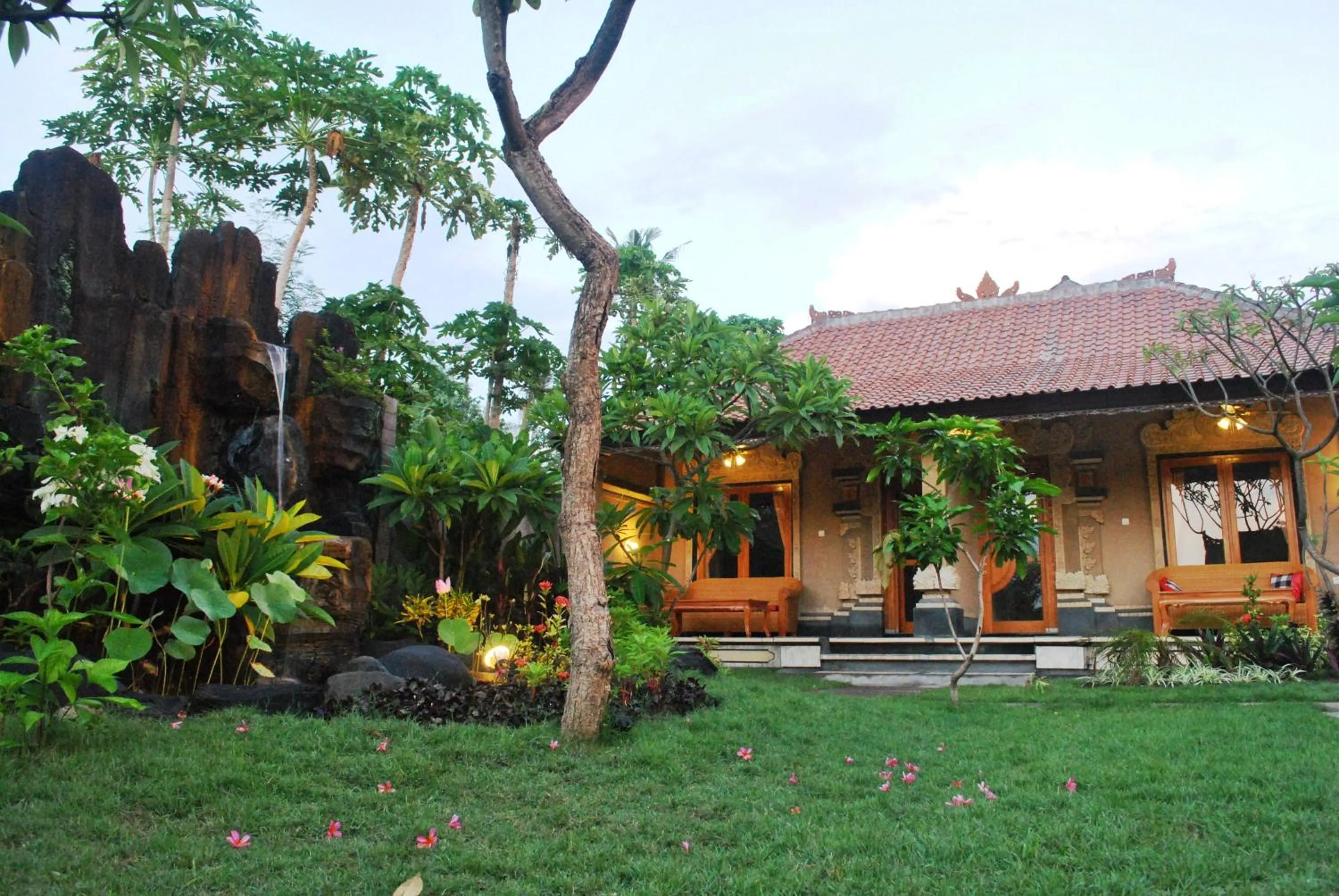 Garden in Trijaya Guest House Pemuteran