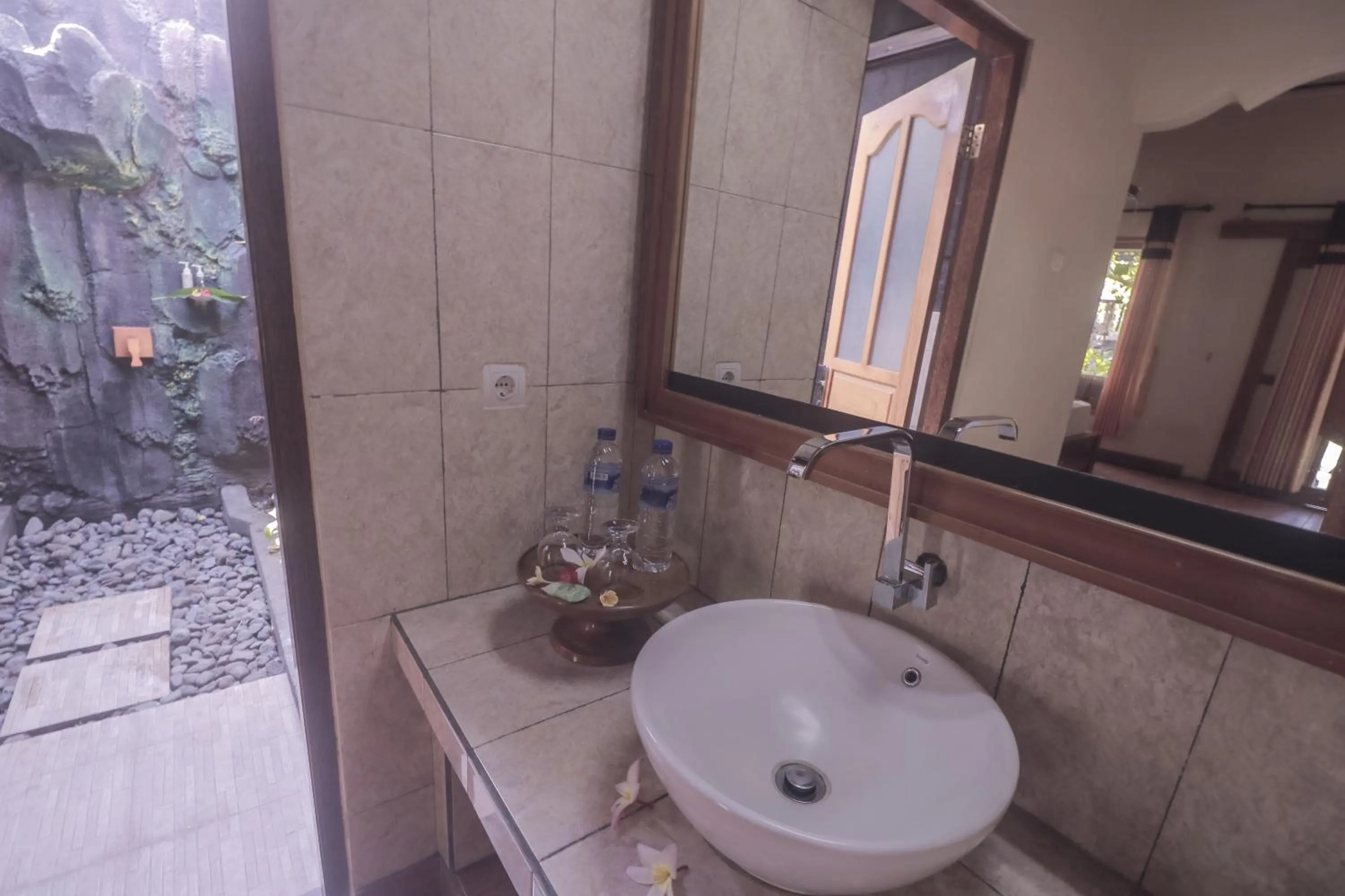 Bathroom in Trijaya Guest House Pemuteran