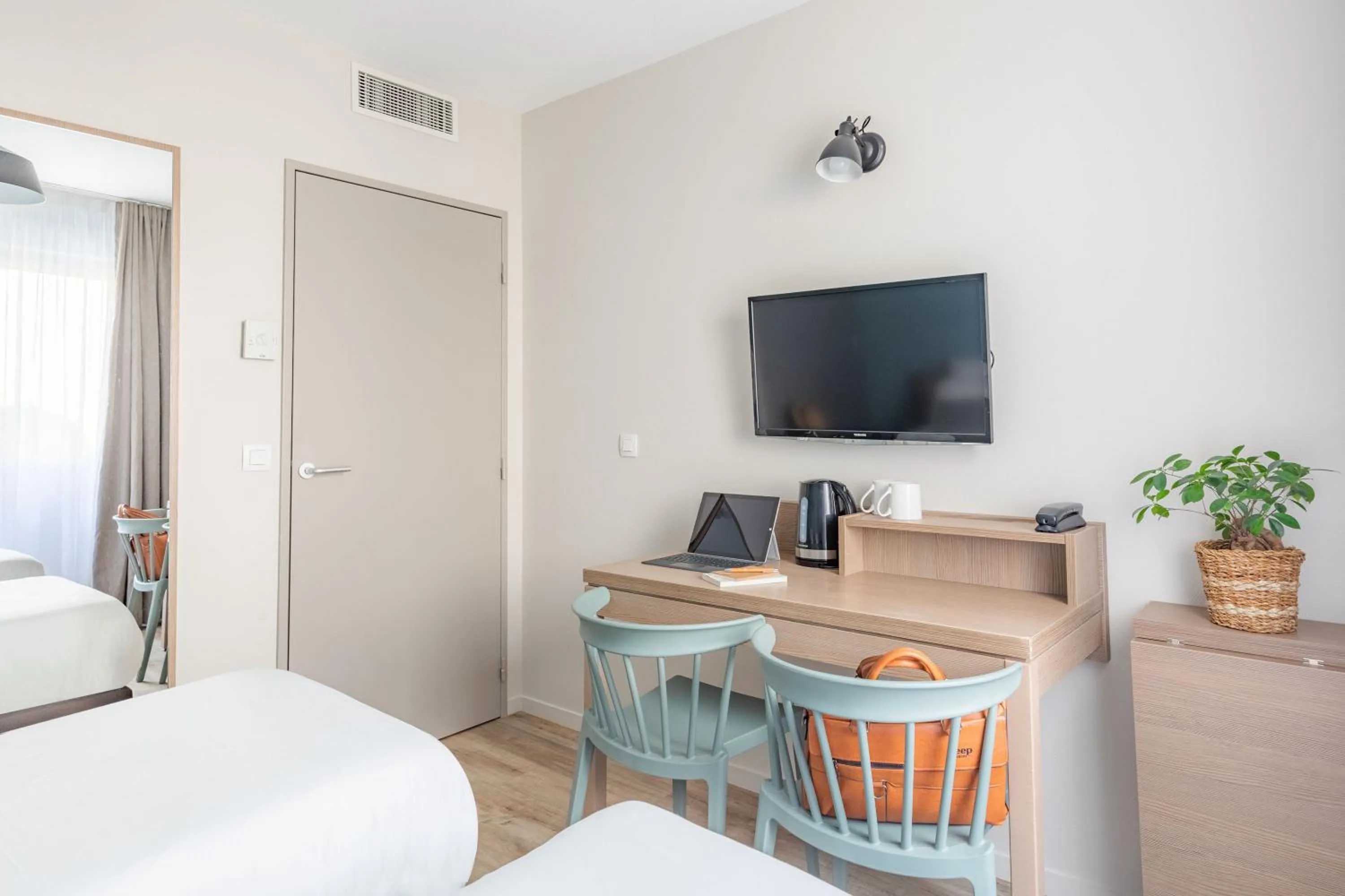 TV and multimedia, Bed in Appart'City Classic Valence