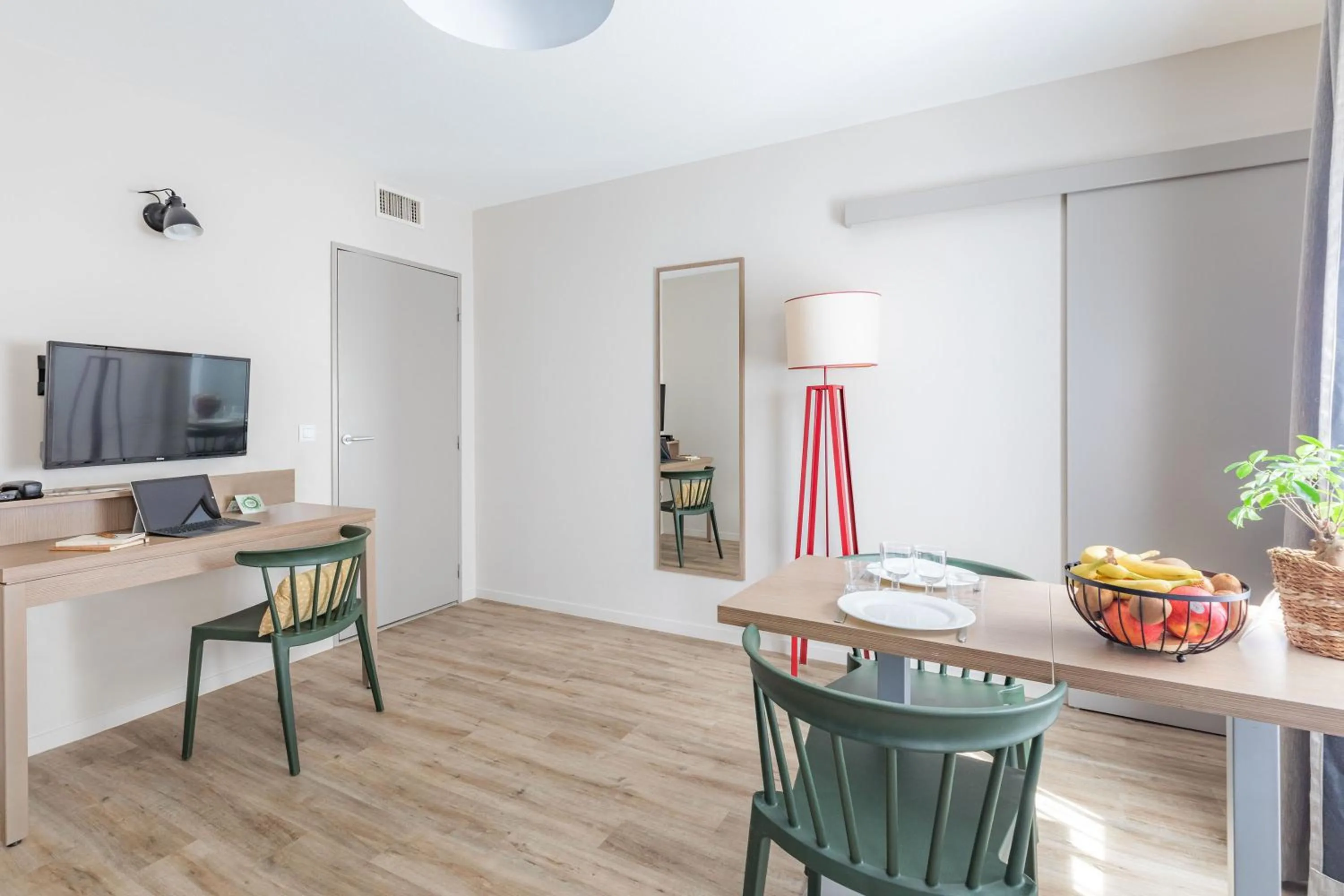 TV and multimedia in Appart'City Classic Valence