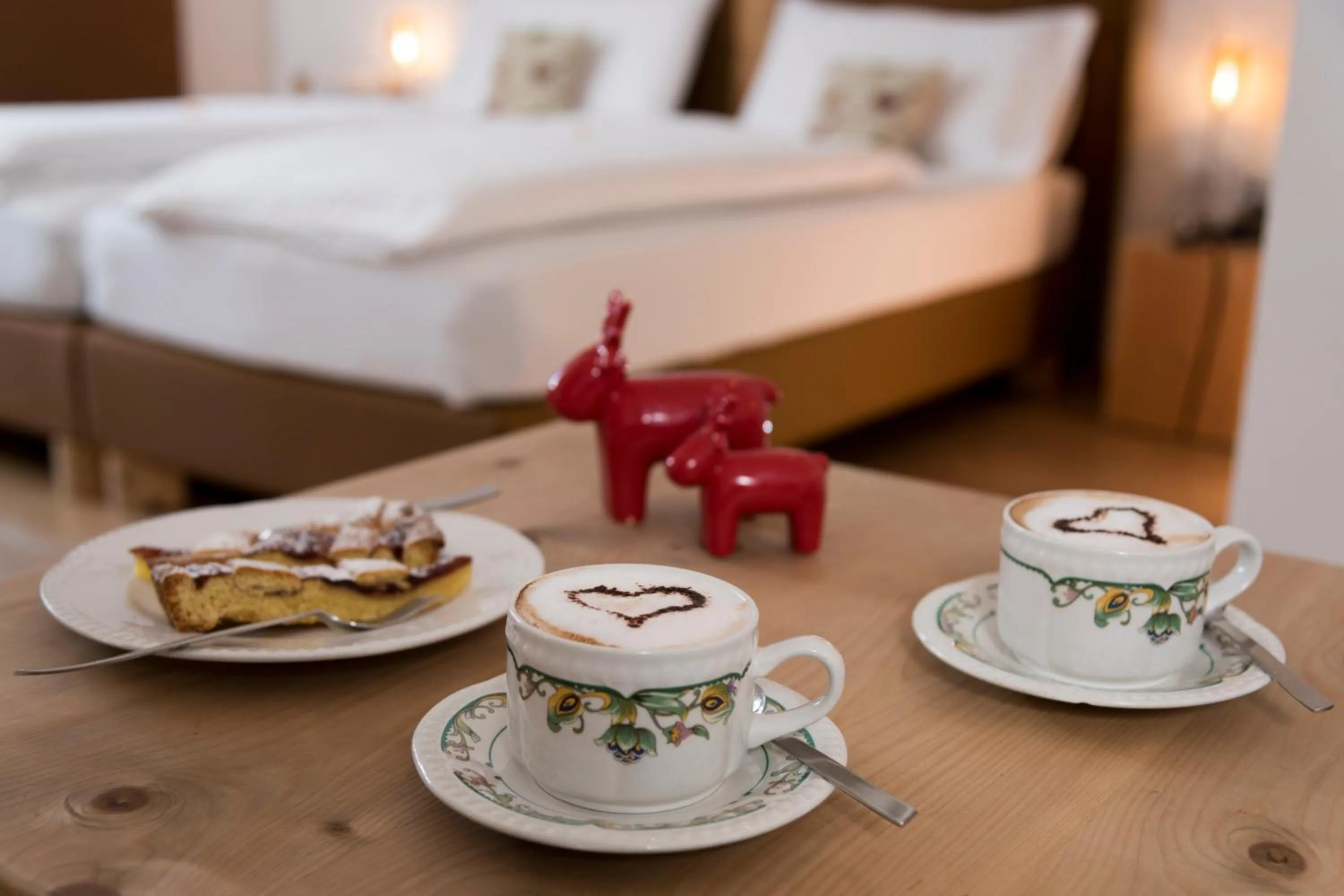 Food and drinks, Bed in Small & Lovely Hotel Zaluna