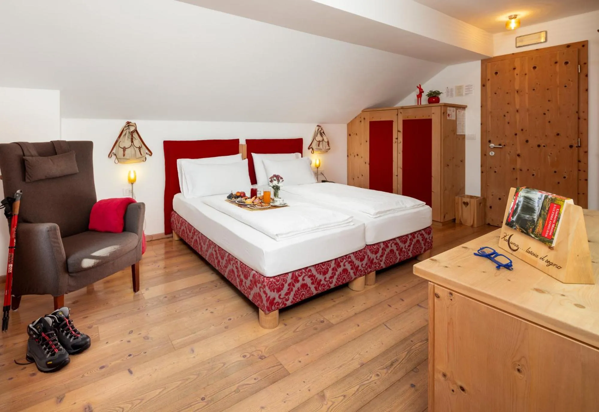 Photo of the whole room, Bed in Small & Lovely Hotel Zaluna